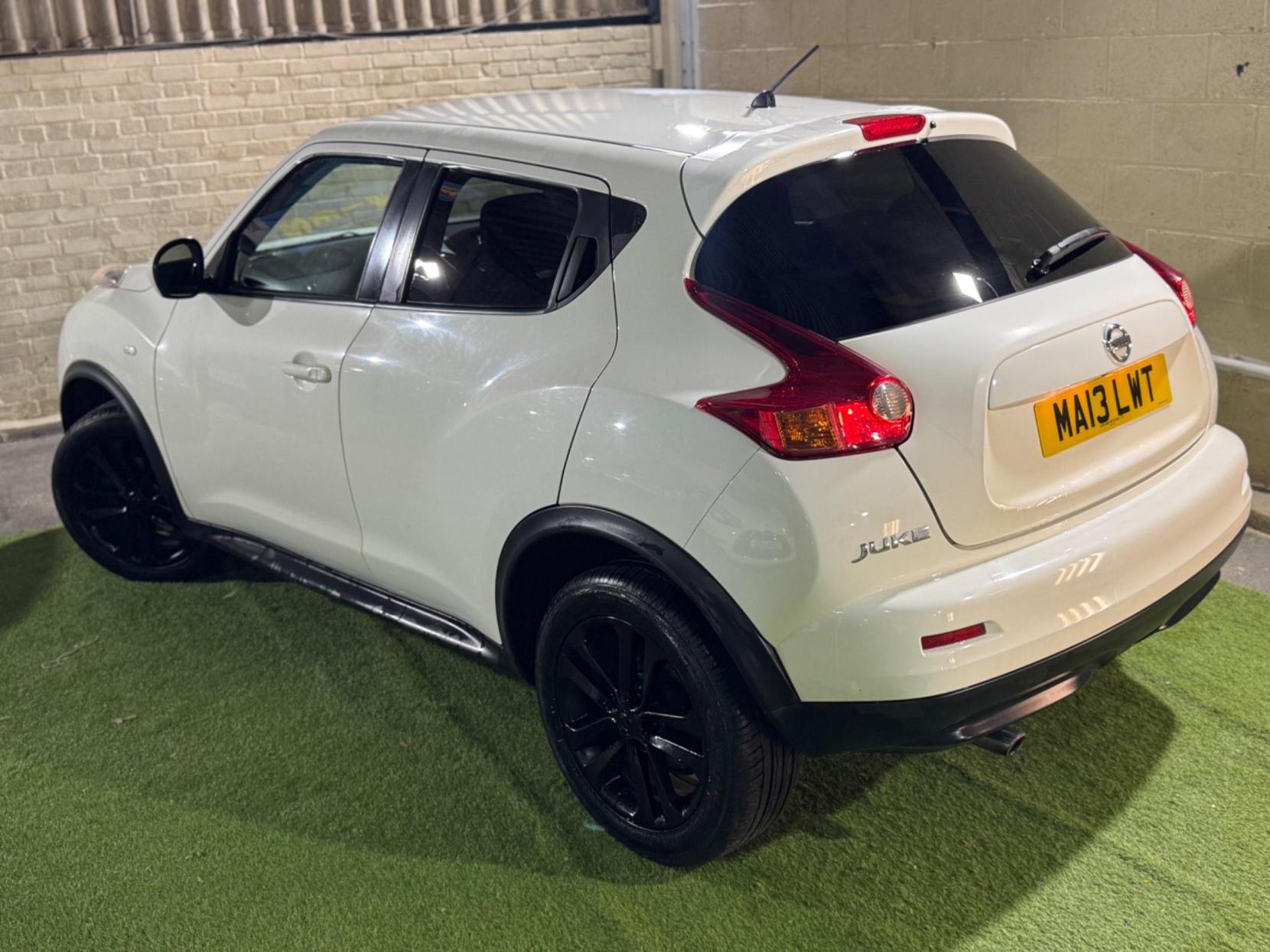 Nissan Juke 1.6 Acenta Premium Euro 5 (s/s) 5dr