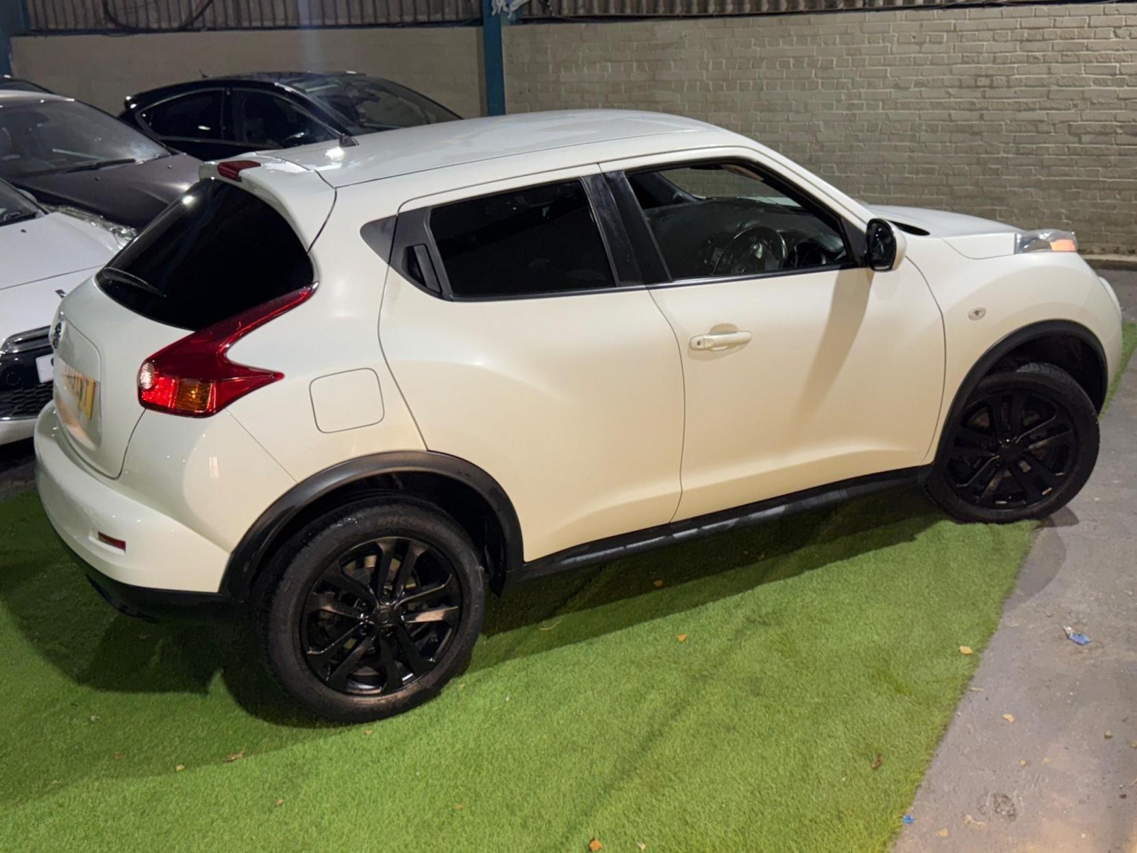 Nissan Juke 1.6 Acenta Premium Euro 5 (s/s) 5dr