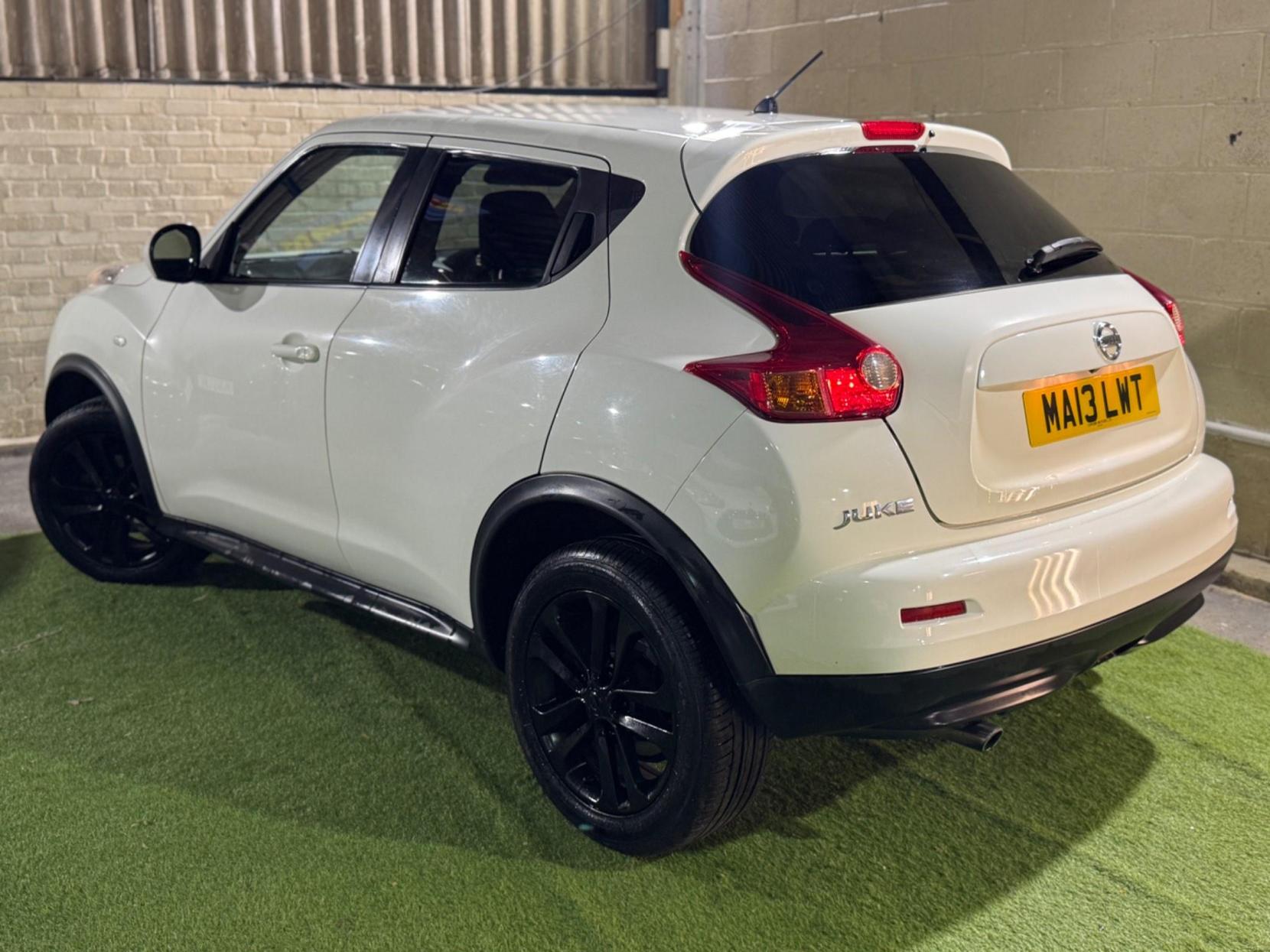 Nissan Juke 1.6 Acenta Premium Euro 5 (s/s) 5dr