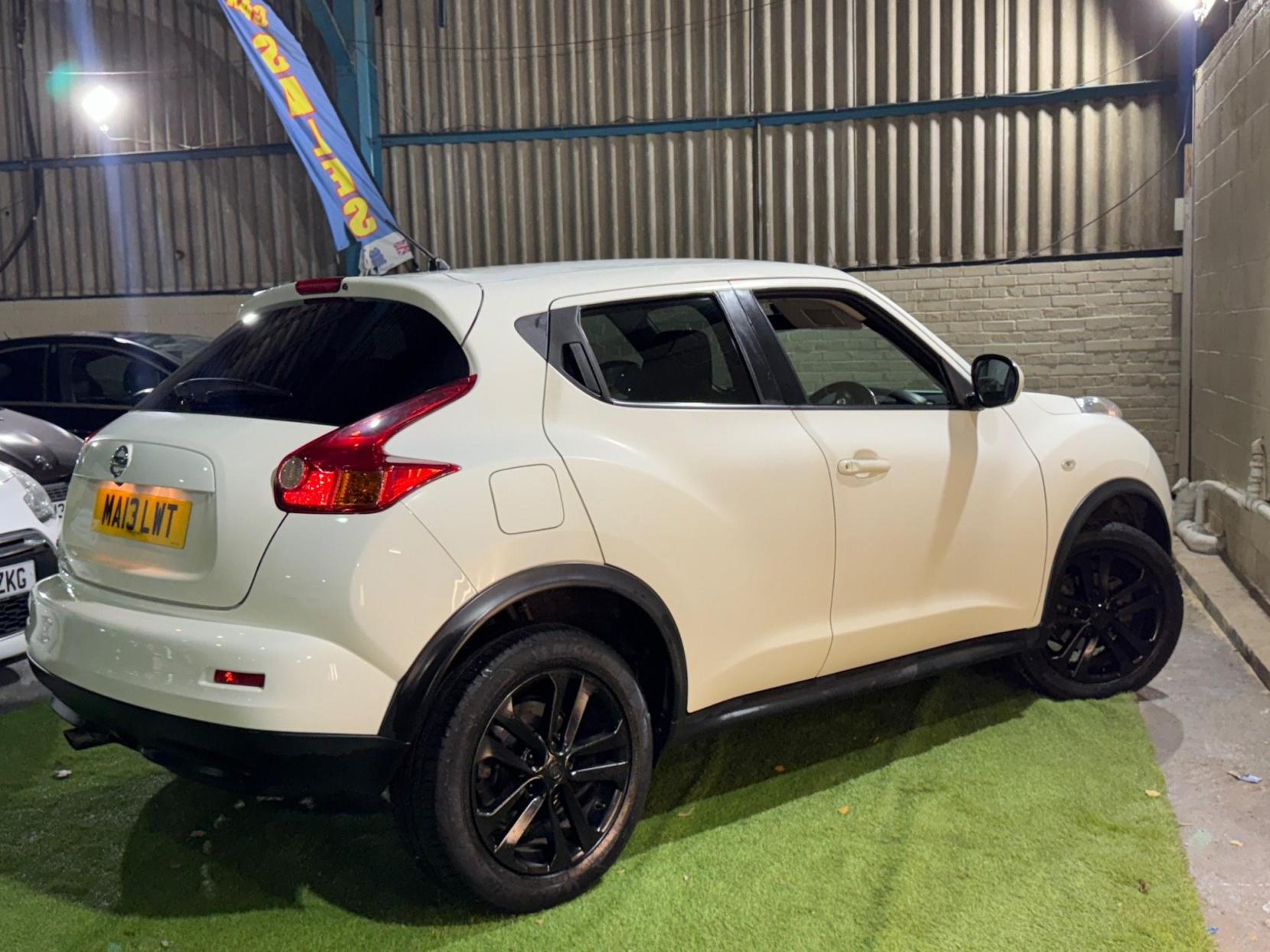 Nissan Juke 1.6 Acenta Premium Euro 5 (s/s) 5dr