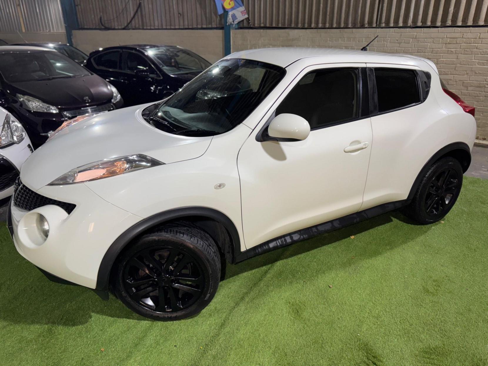 Nissan Juke 1.6 Acenta Premium Euro 5 (s/s) 5dr