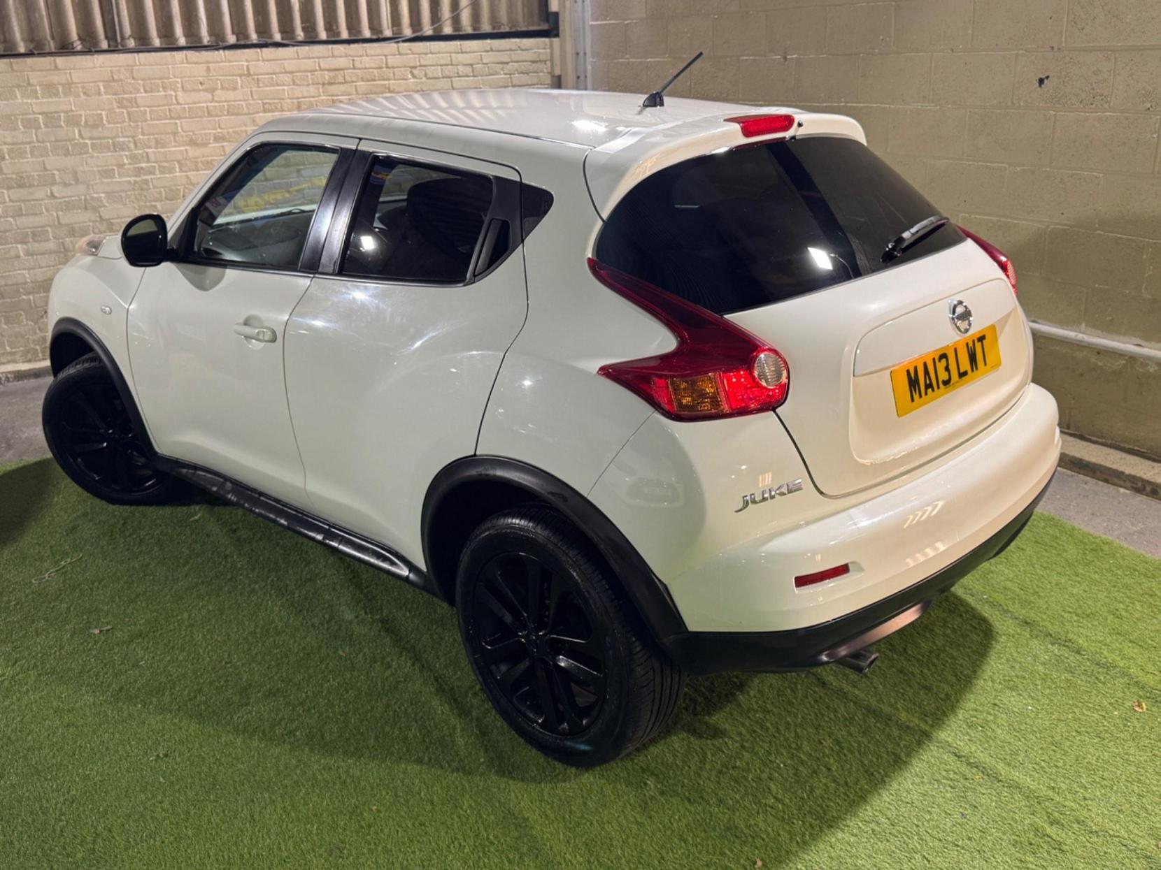 Nissan Juke 1.6 Acenta Premium Euro 5 (s/s) 5dr