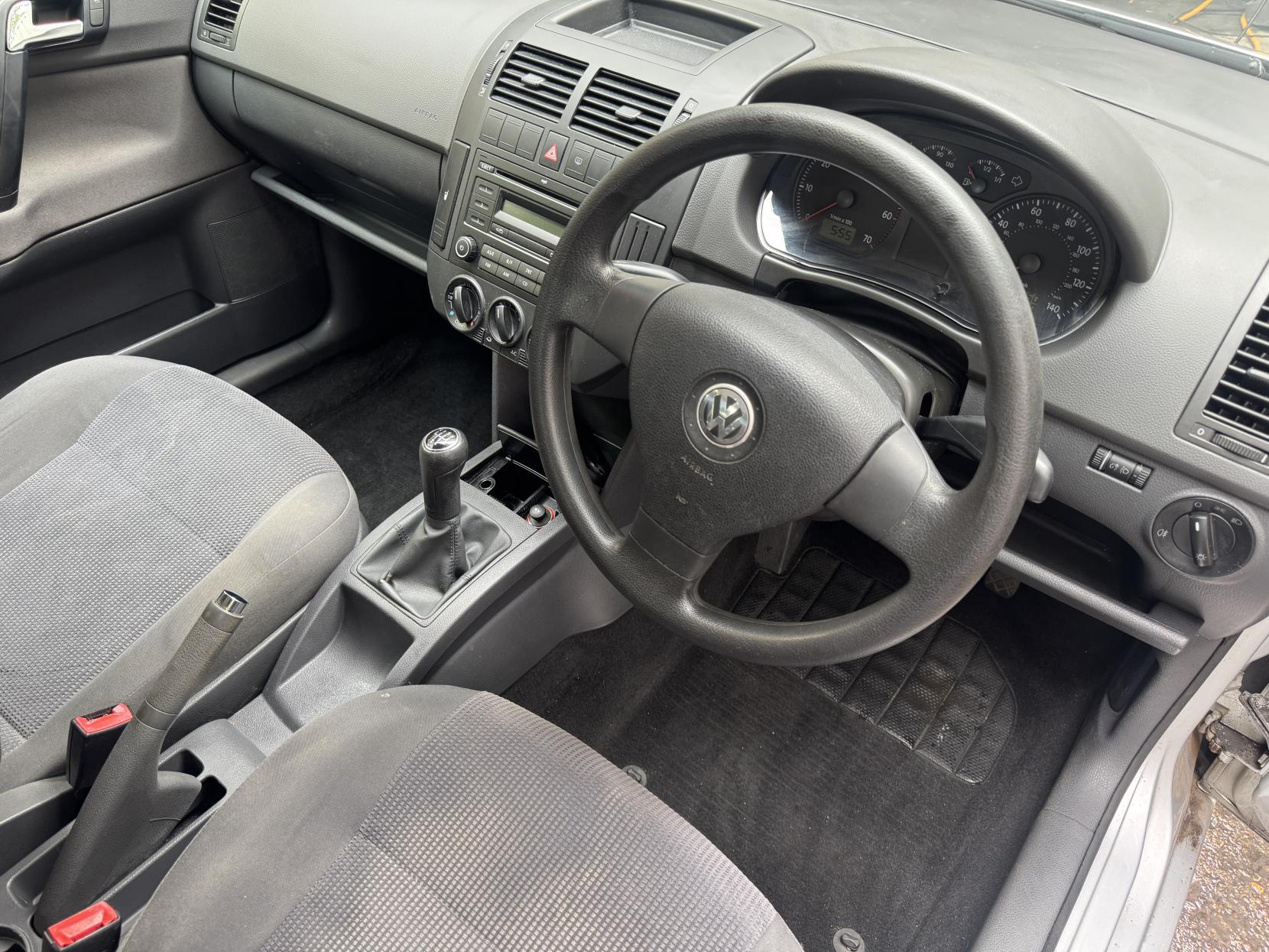 Volkswagen Polo 1.4 SE Hatchback 5dr Petrol Manual (155 g/km, 79 bhp)