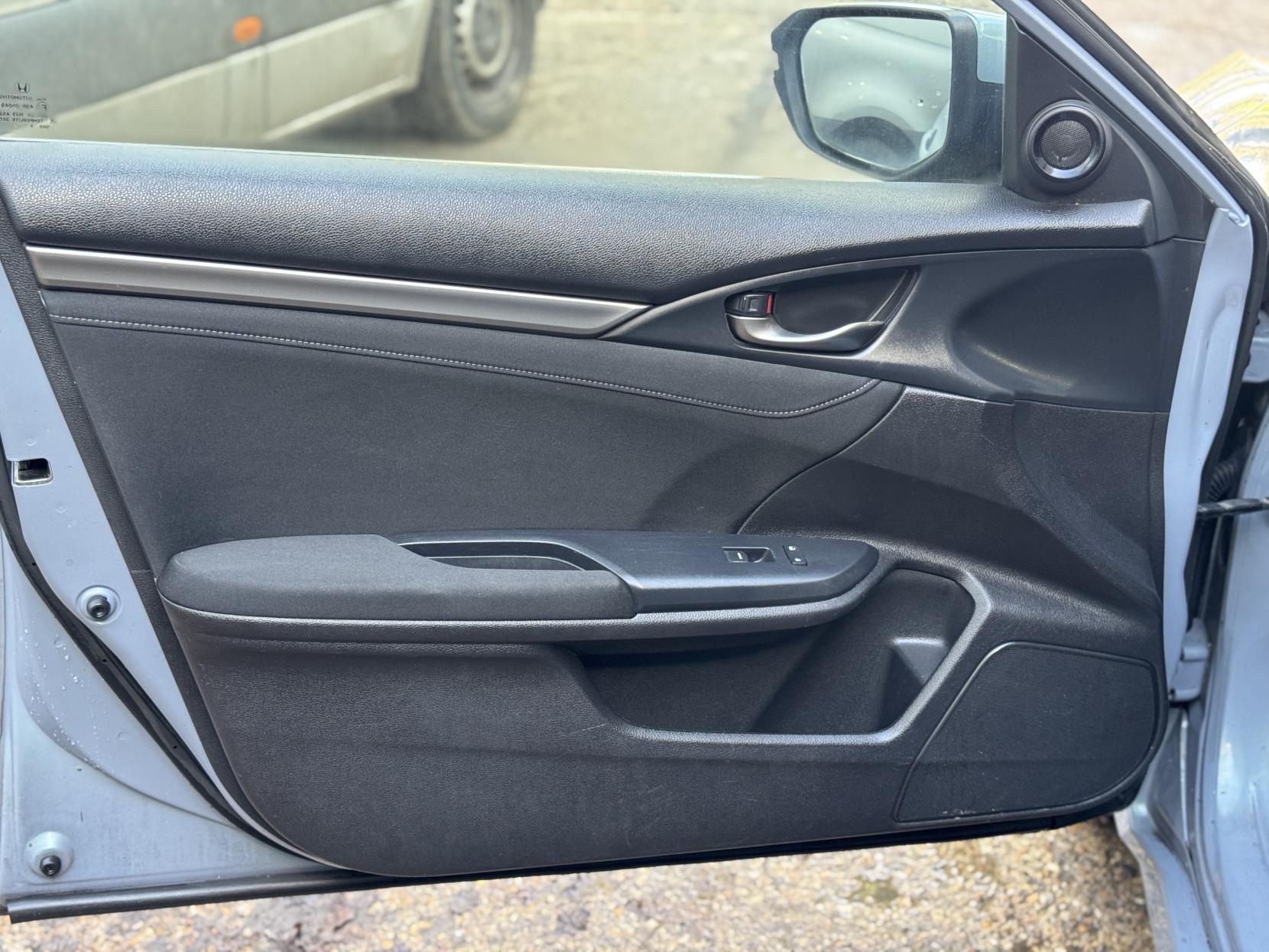 Honda Civic 1.0 VTEC Turbo SR Hatchback 5dr Petrol Manual Euro 6 (s/s) (126 ps)