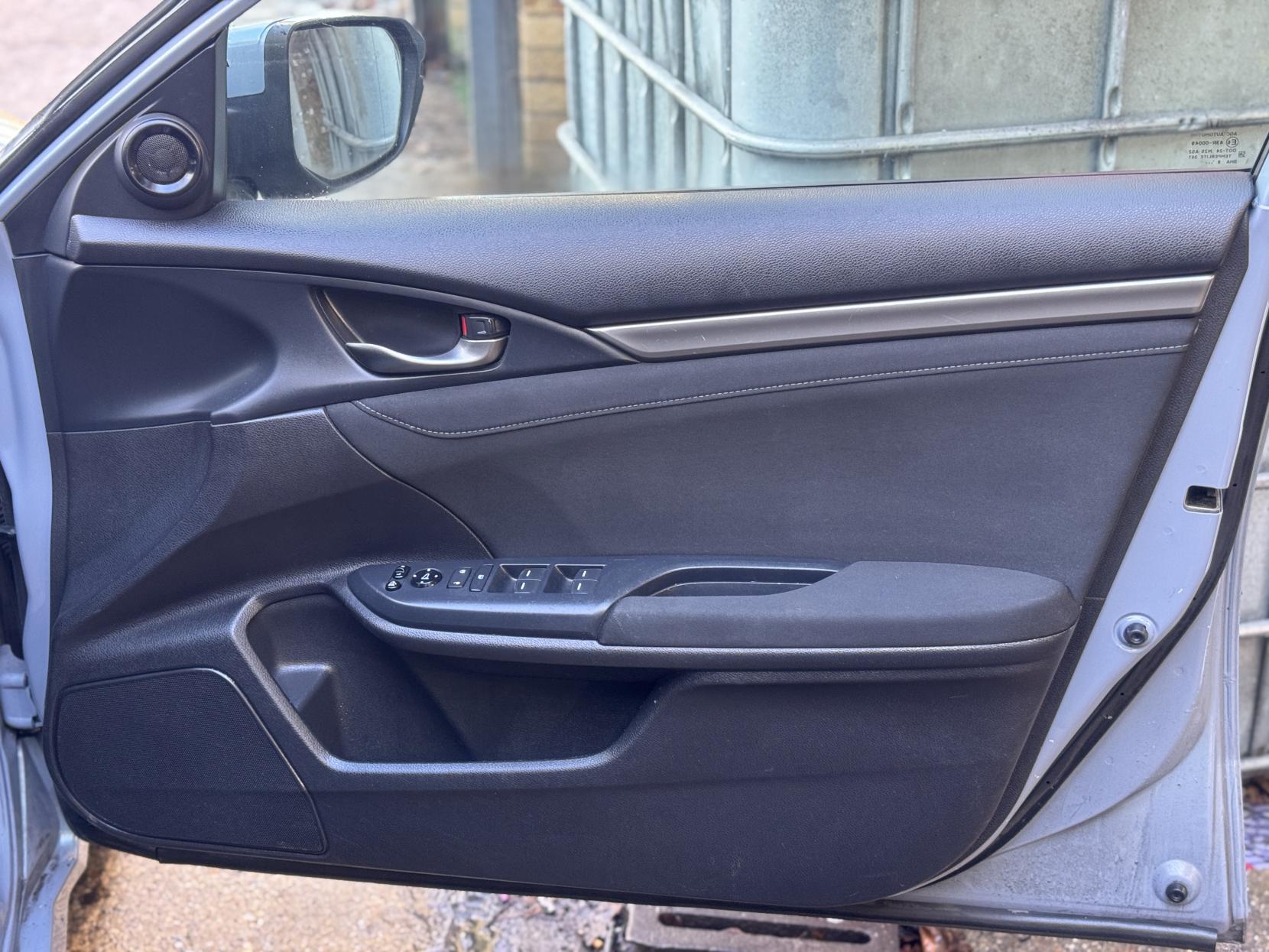 Honda Civic 1.0 VTEC Turbo SR Hatchback 5dr Petrol Manual Euro 6 (s/s) (126 ps)