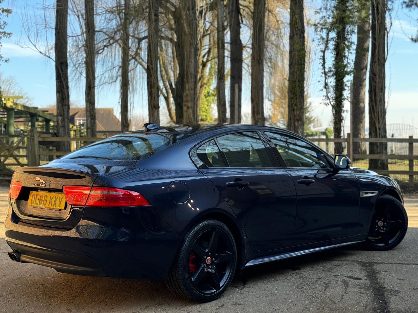 Jaguar XE 2.0d R-Sport Saloon 4dr Diesel Auto Euro 6 (s/s) (180 ps)