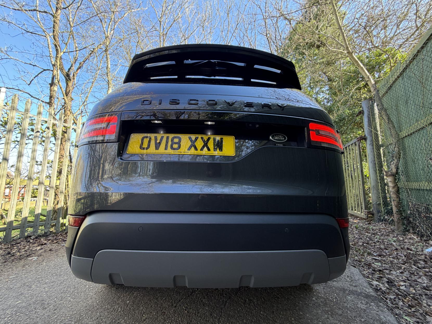 Land Rover Discovery 2.0 SD4 HSE Luxury SUV 5dr Diesel Auto 4WD Euro 6 (s/s) (240 ps)