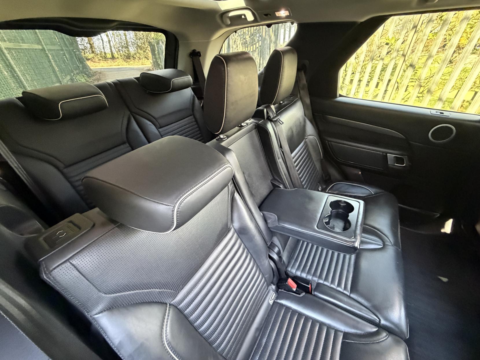 Land Rover Discovery 2.0 SD4 HSE Luxury SUV 5dr Diesel Auto 4WD Euro 6 (s/s) (240 ps)