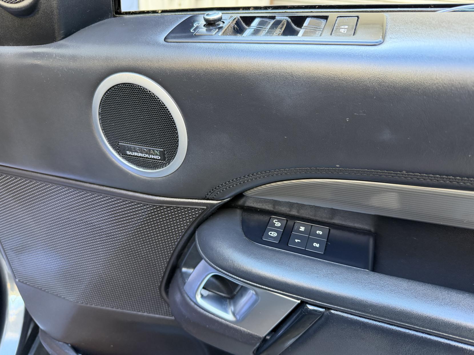 Land Rover Discovery 2.0 SD4 HSE Luxury SUV 5dr Diesel Auto 4WD Euro 6 (s/s) (240 ps)