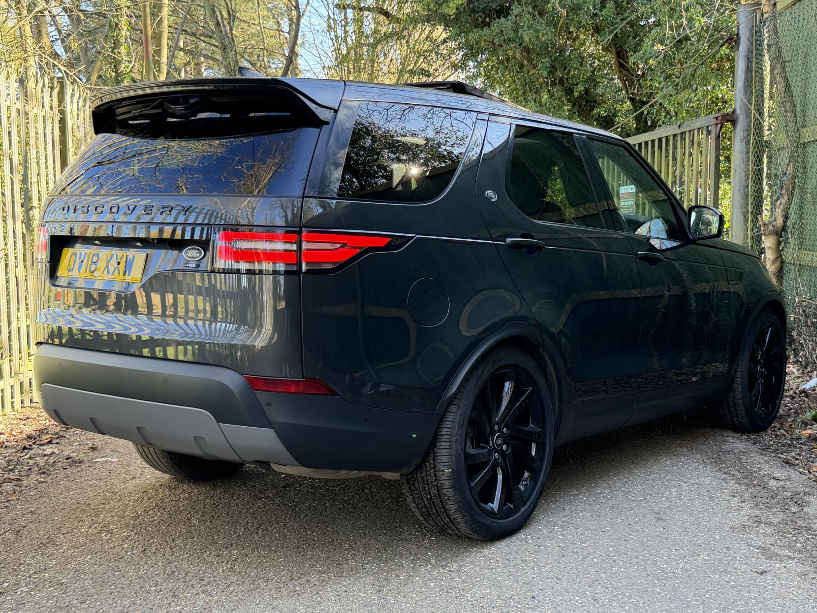 Land Rover Discovery 2.0 SD4 HSE Luxury SUV 5dr Diesel Auto 4WD Euro 6 (s/s) (240 ps)