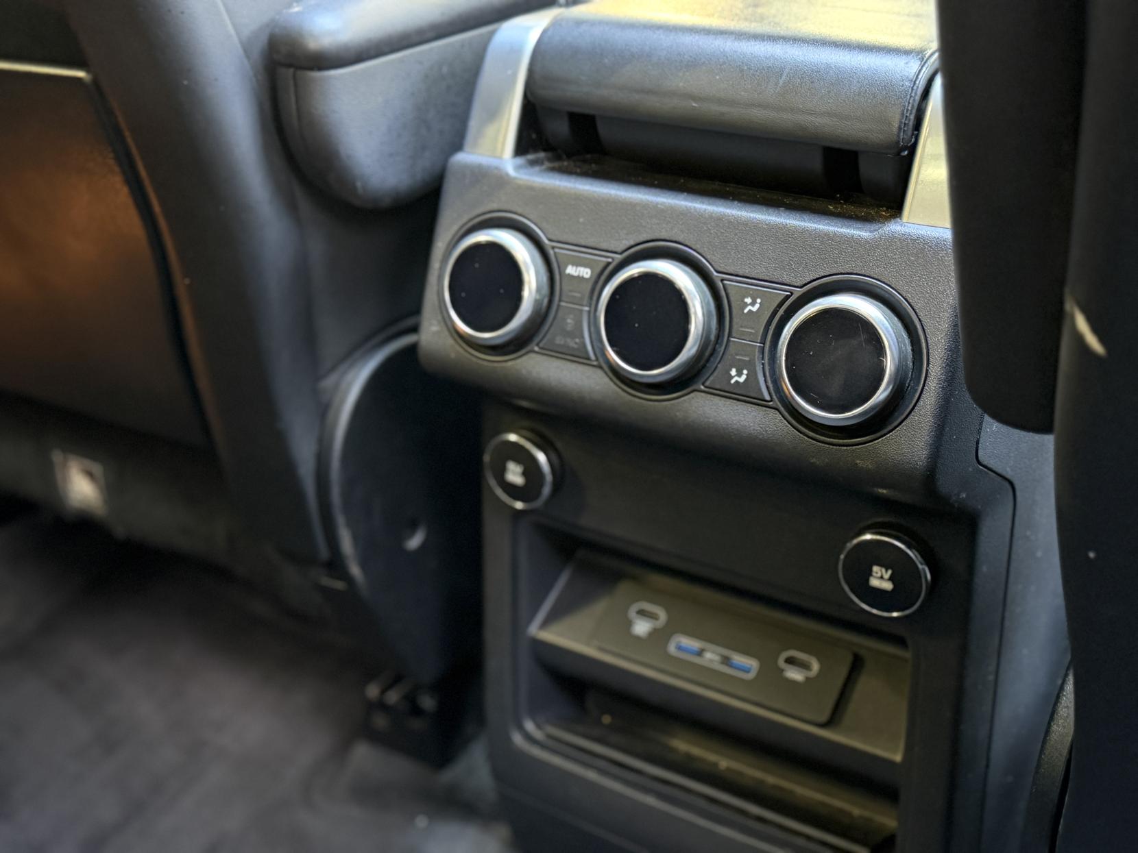 Land Rover Discovery 2.0 SD4 HSE Luxury SUV 5dr Diesel Auto 4WD Euro 6 (s/s) (240 ps)