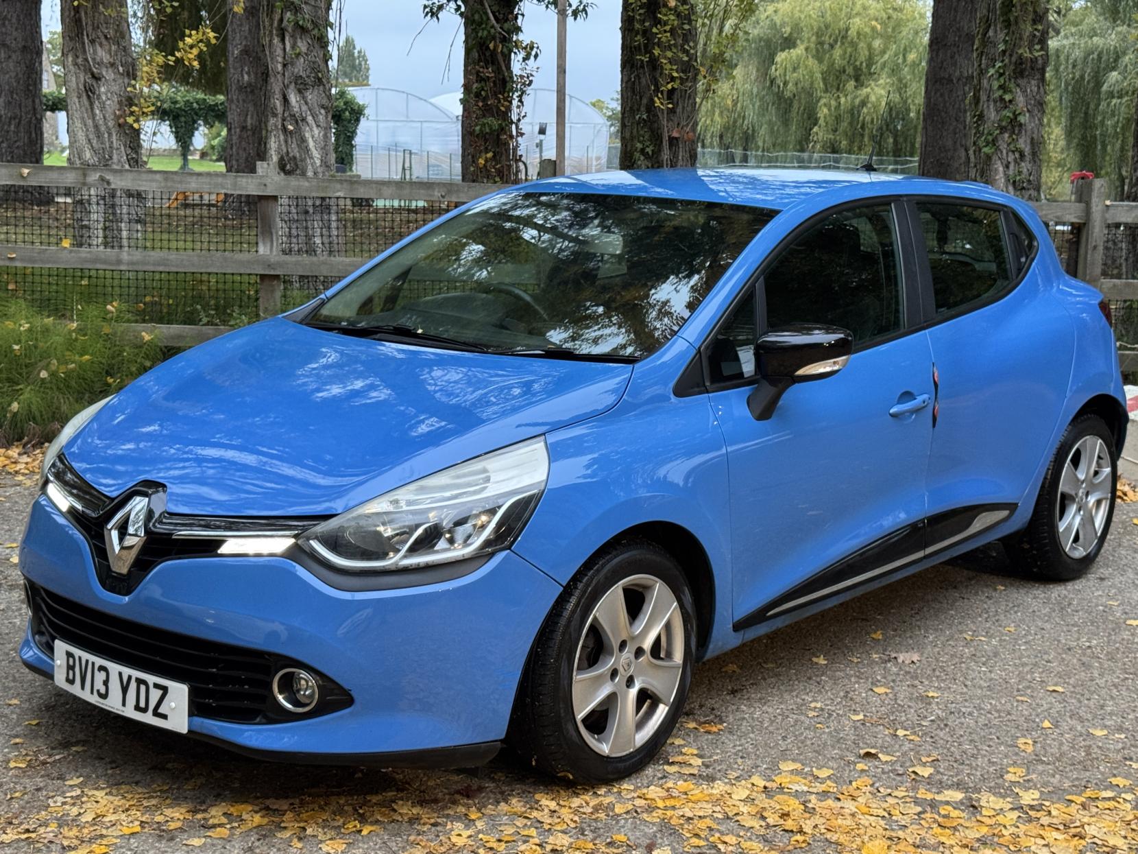 Renault Clio 0.9 TCe Dynamique MediaNav Hatchback 5dr Petrol Manual Euro 5 (s/s) (90 ps)