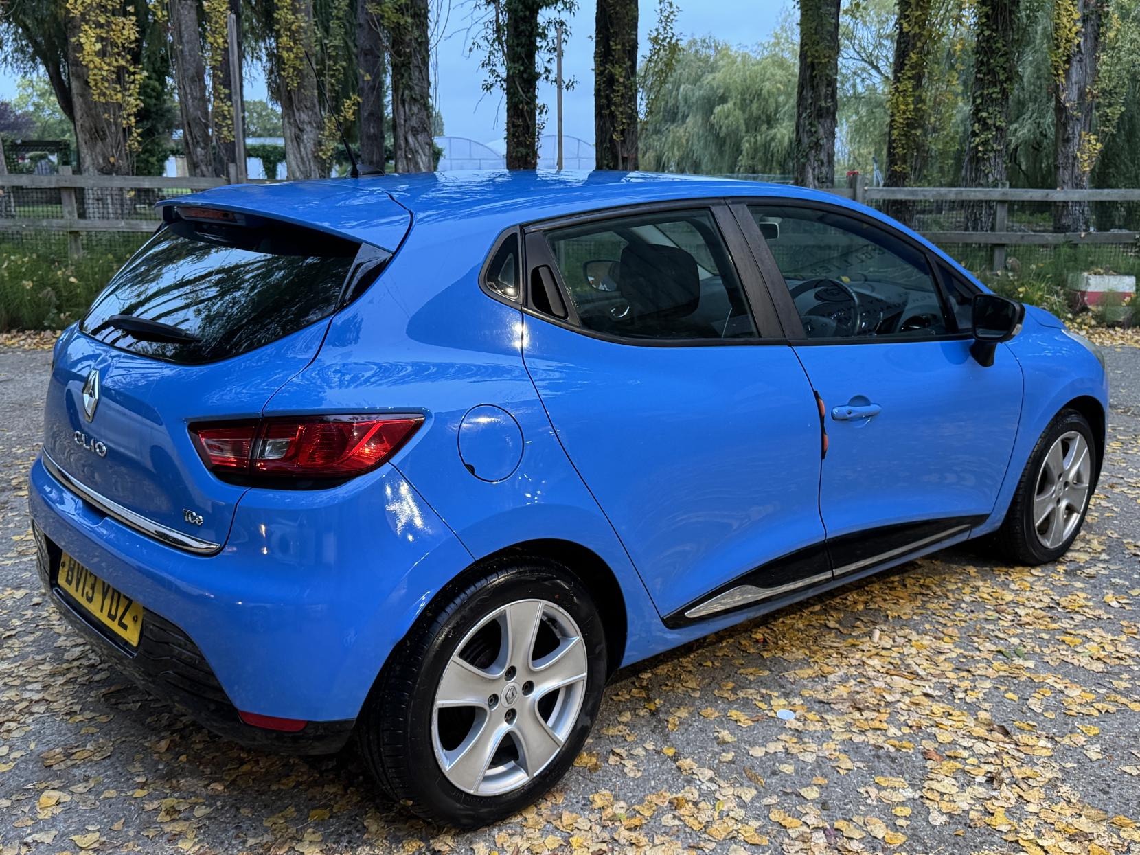 Renault Clio 0.9 TCe Dynamique MediaNav Hatchback 5dr Petrol Manual Euro 5 (s/s) (90 ps)