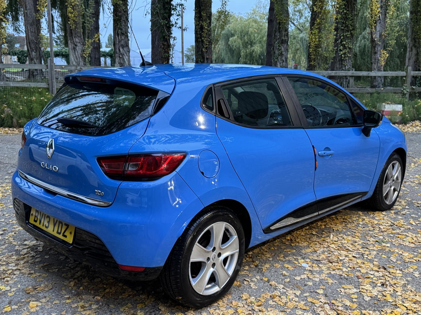 Renault Clio 0.9 TCe Dynamique MediaNav Hatchback 5dr Petrol Manual Euro 5 (s/s) (90 ps)