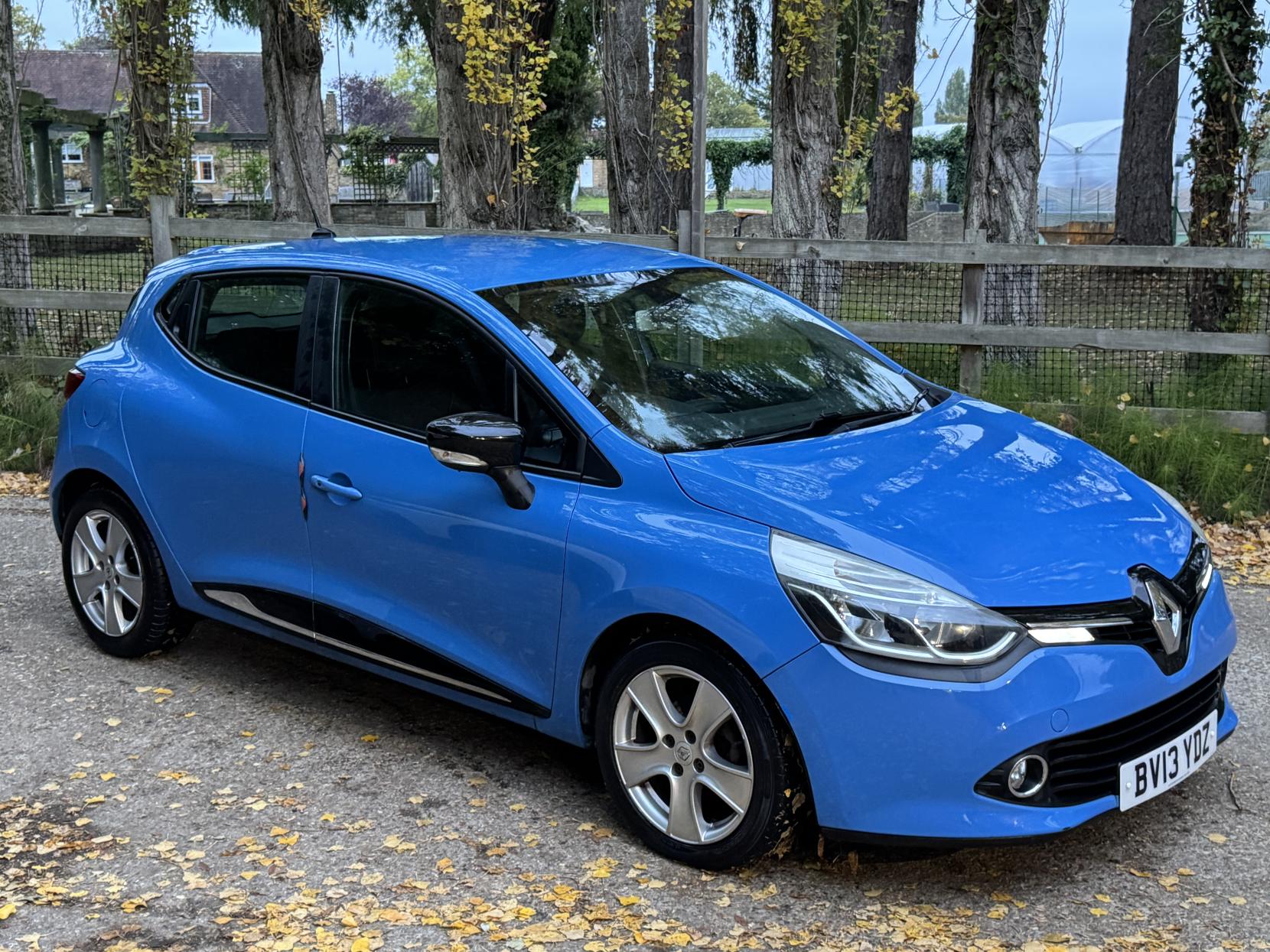 Renault Clio 0.9 TCe Dynamique MediaNav Hatchback 5dr Petrol Manual Euro 5 (s/s) (90 ps)
