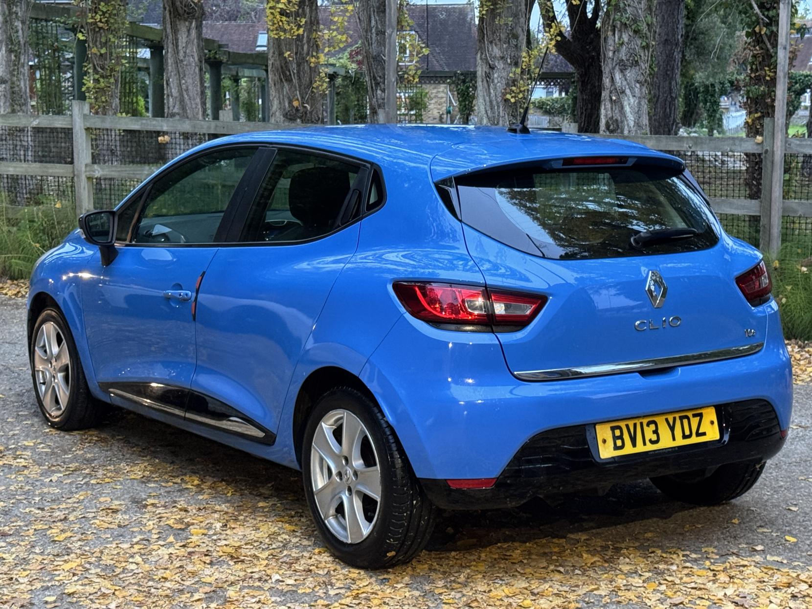 Renault Clio 0.9 TCe Dynamique MediaNav Hatchback 5dr Petrol Manual Euro 5 (s/s) (90 ps)