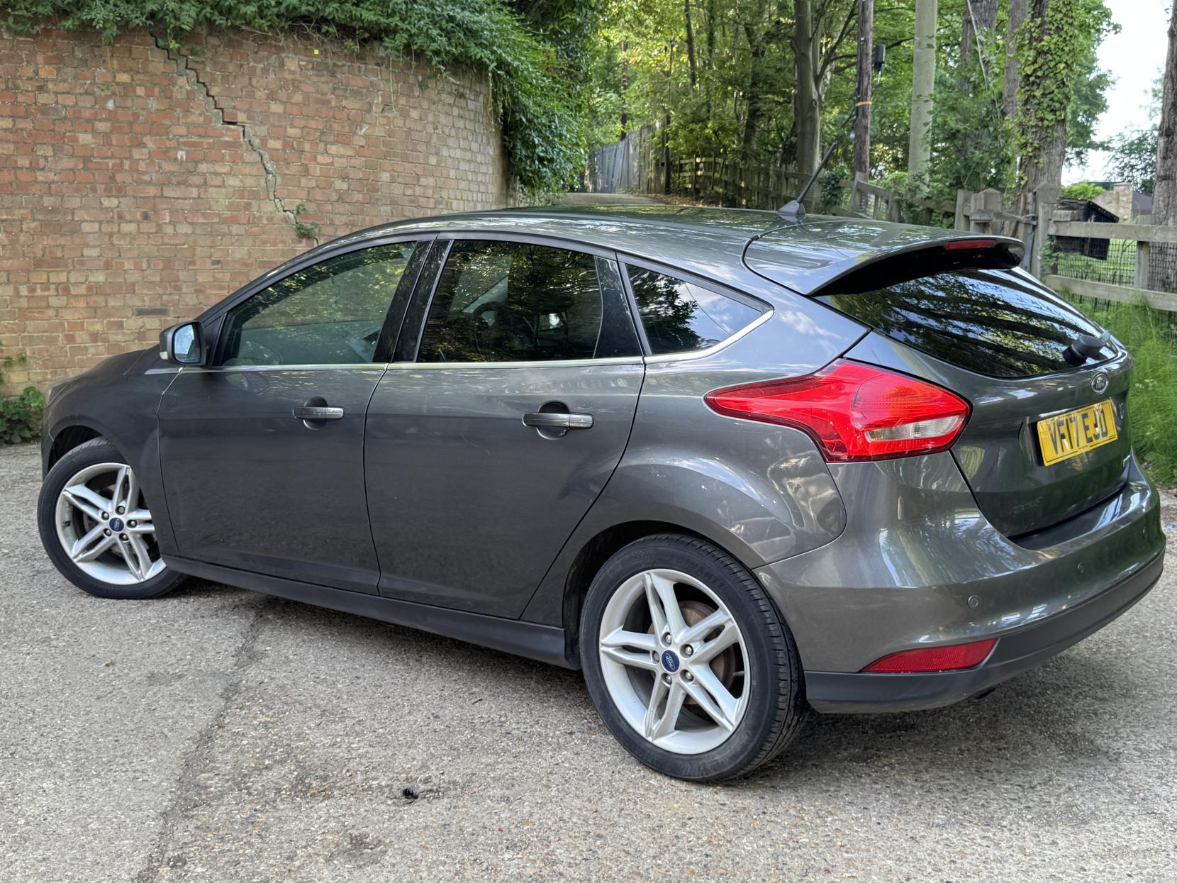 Ford Focus 1.0T EcoBoost Zetec Edition Hatchback 5dr Petrol Manual Euro 6 (s/s) (125 ps)