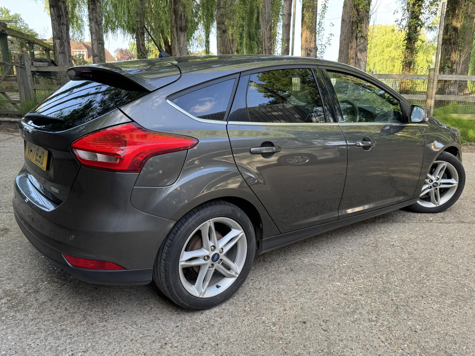 Ford Focus 1.0T EcoBoost Zetec Edition Hatchback 5dr Petrol Manual Euro 6 (s/s) (125 ps)