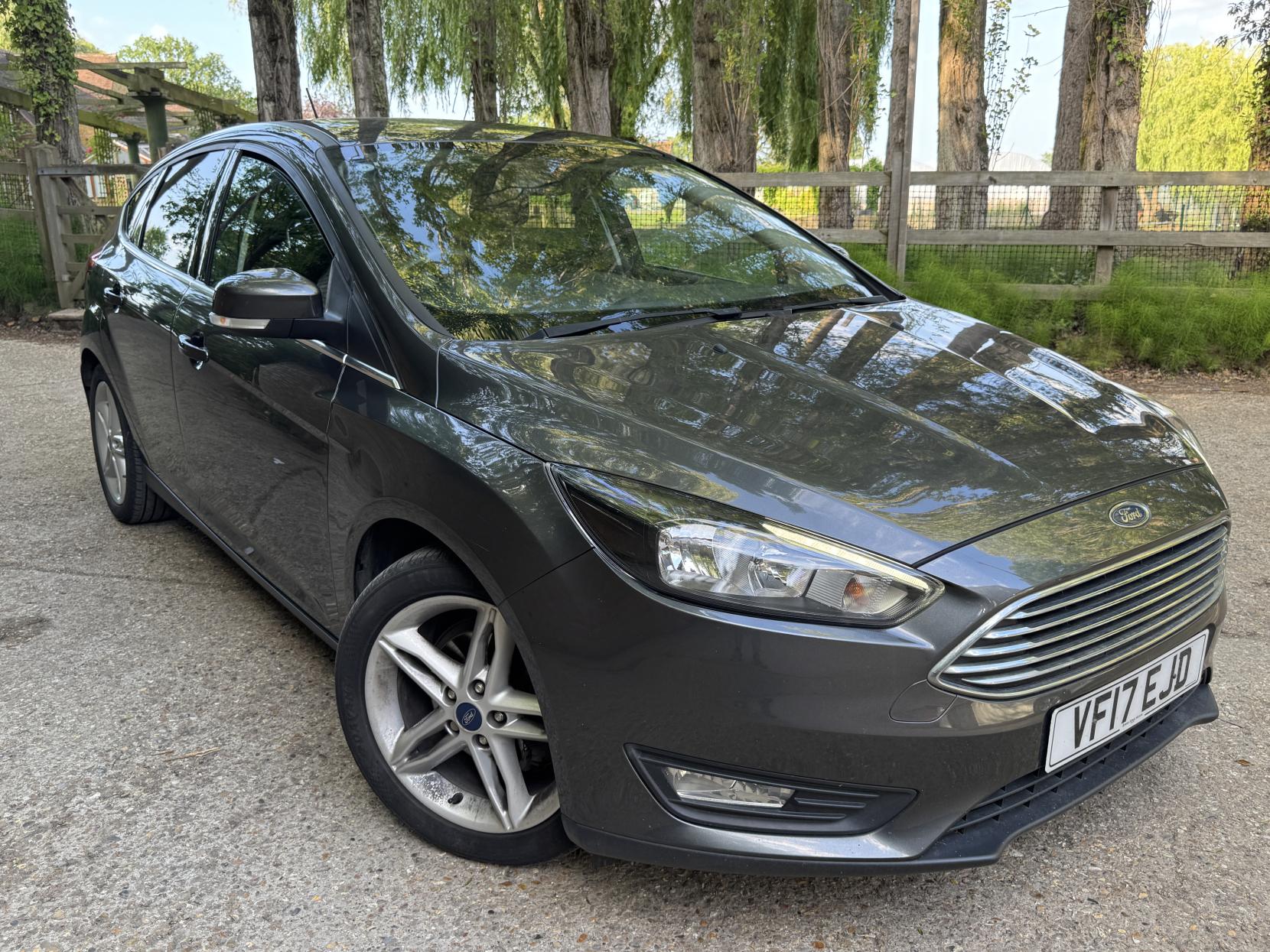 Ford Focus 1.0T EcoBoost Zetec Edition Hatchback 5dr Petrol Manual Euro 6 (s/s) (125 ps)