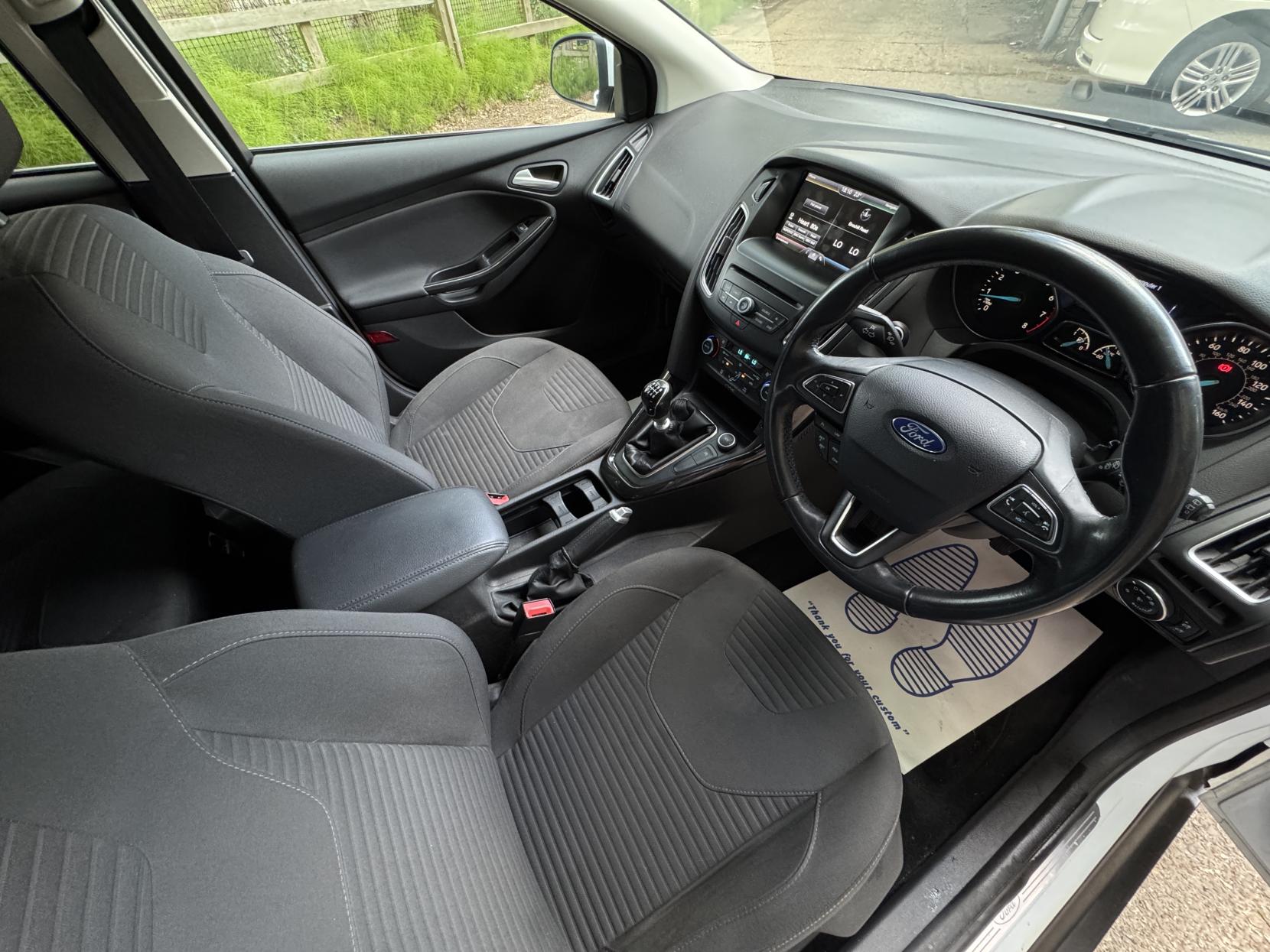 Ford Focus 1.0T EcoBoost Zetec Edition Hatchback 5dr Petrol Manual Euro 6 (s/s) (125 ps)