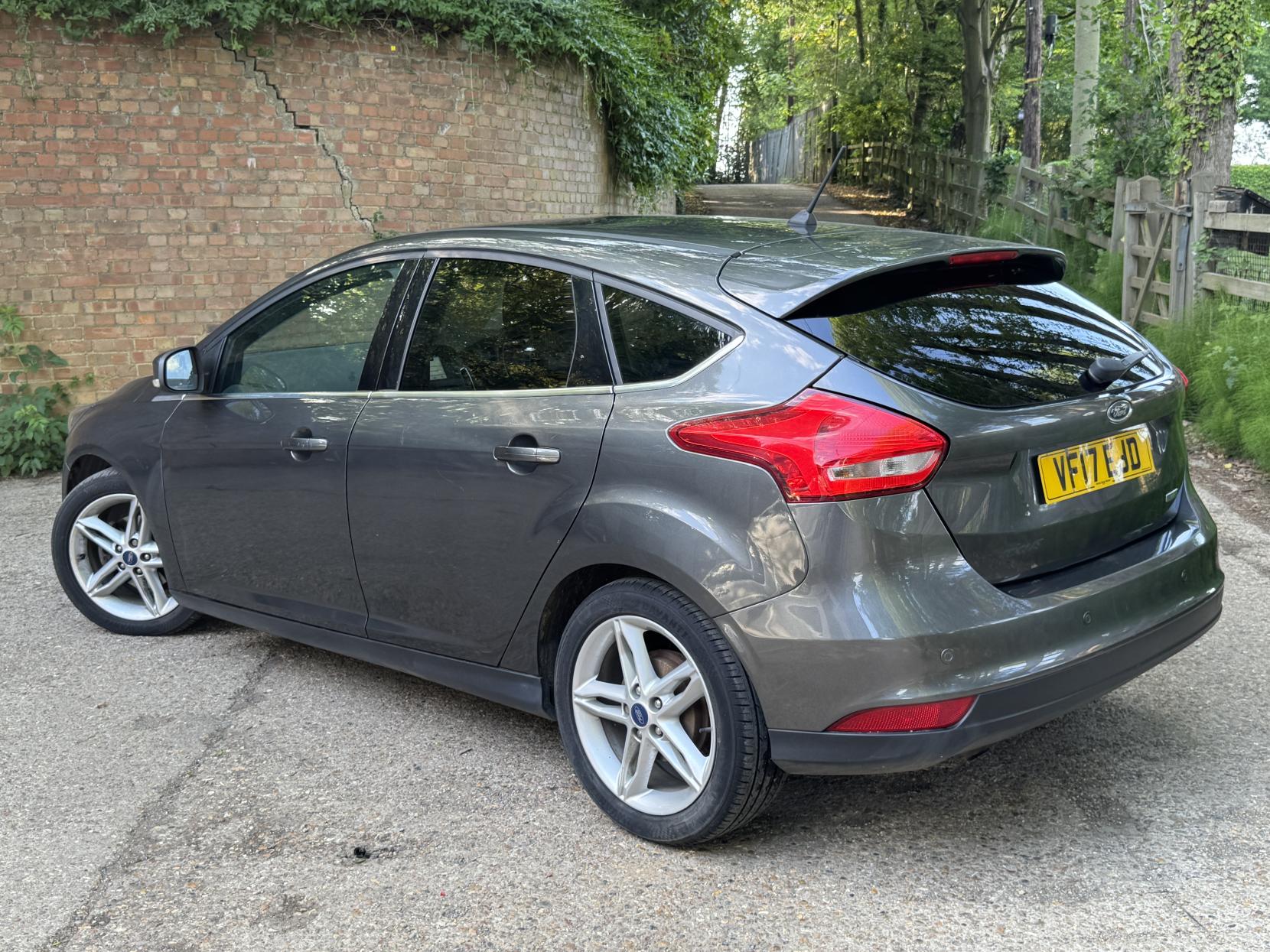 Ford Focus 1.0T EcoBoost Zetec Edition Hatchback 5dr Petrol Manual Euro 6 (s/s) (125 ps)