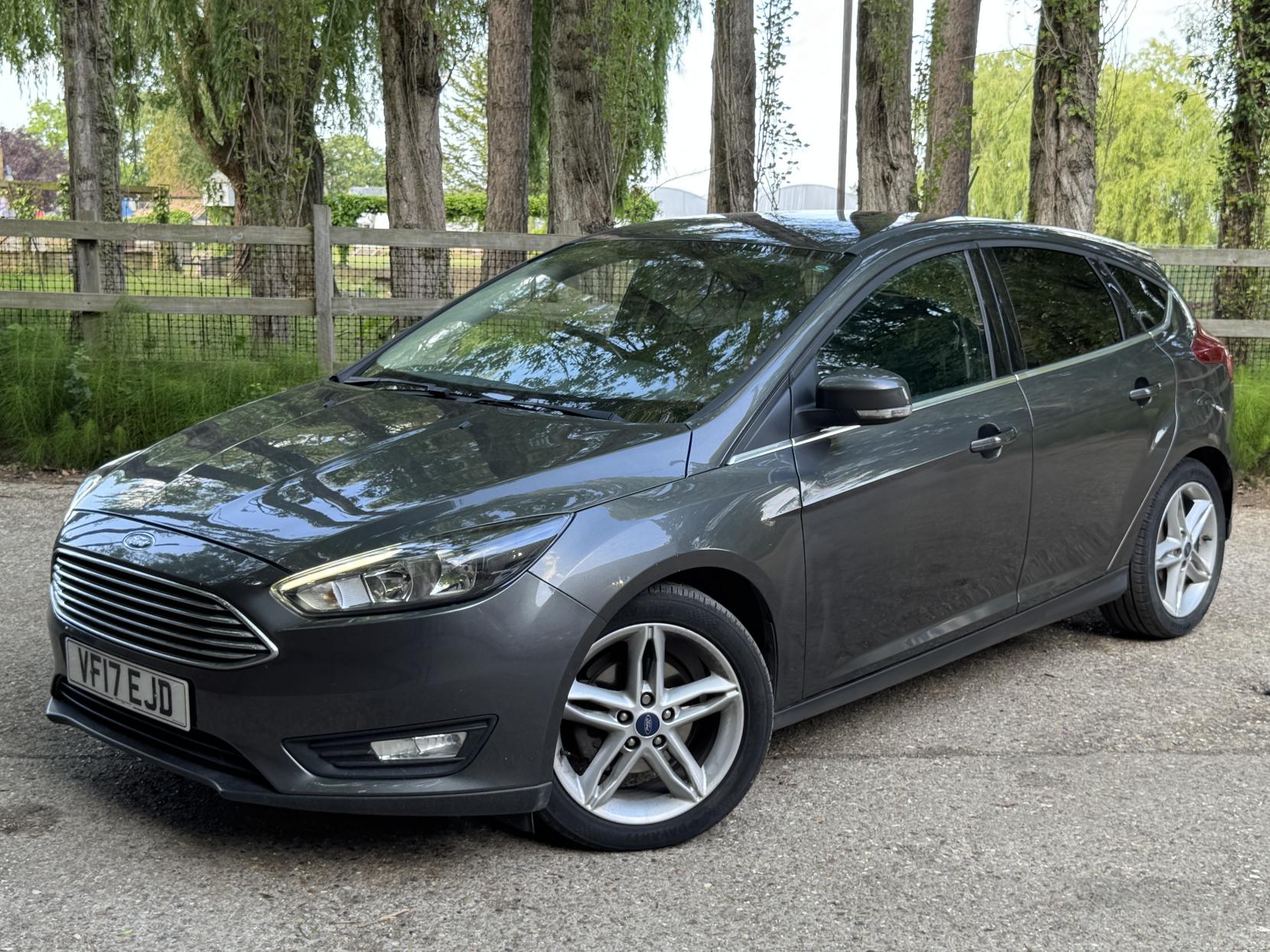 Ford Focus 1.0T EcoBoost Zetec Edition Hatchback 5dr Petrol Manual Euro 6 (s/s) (125 ps)