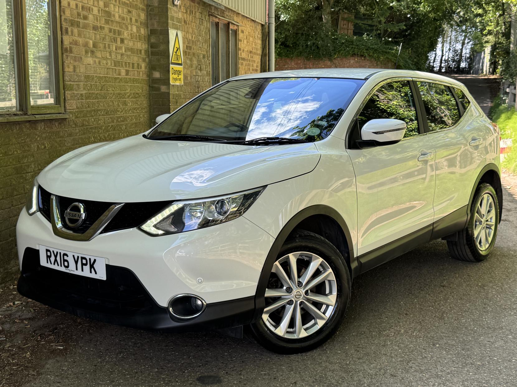 Nissan Qashqai 1.2 DIG-T Acenta SUV 5dr Petrol Manual 2WD Euro 6 (s/s) (115 ps)