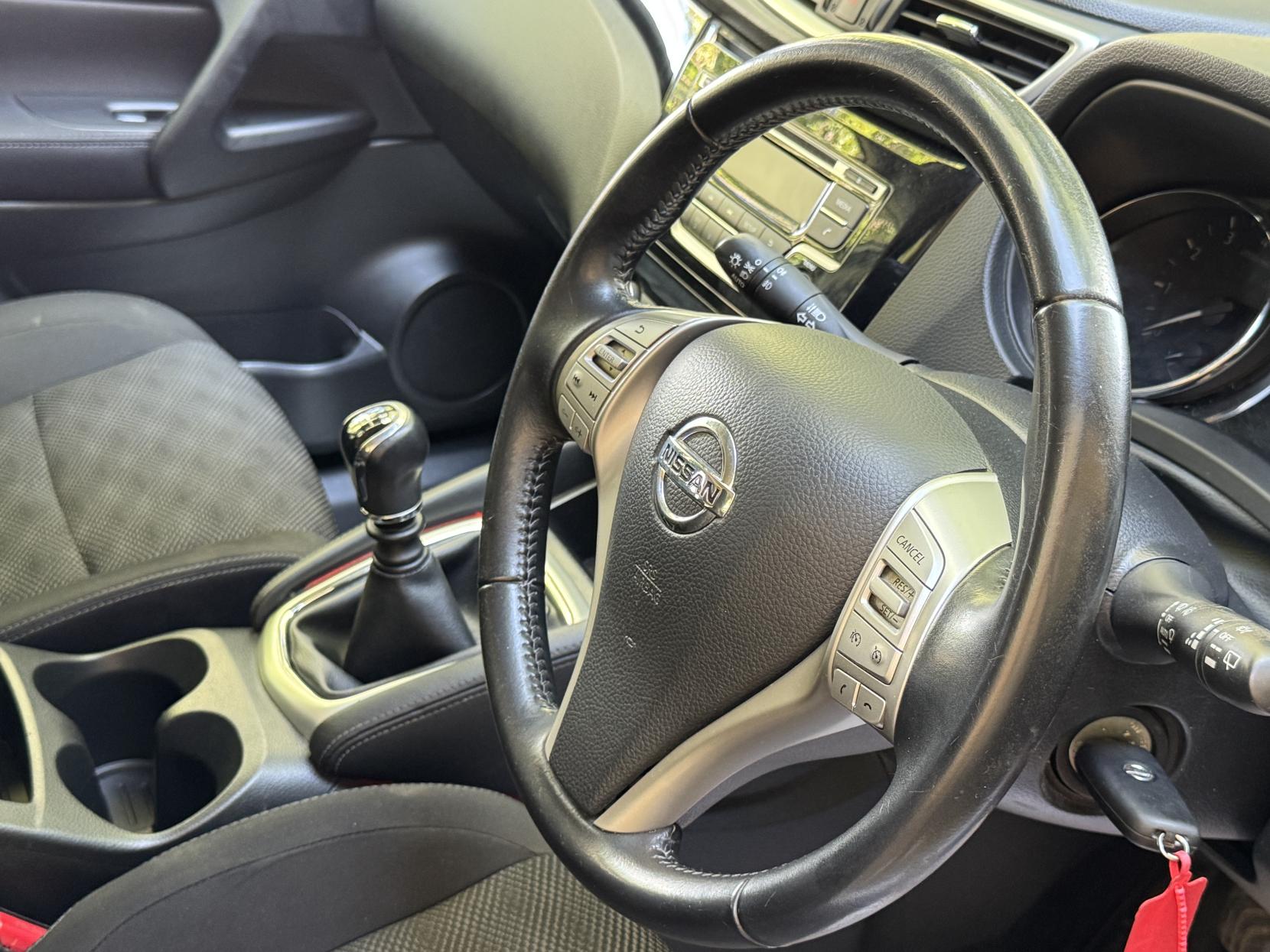 Nissan Qashqai 1.2 DIG-T Acenta SUV 5dr Petrol Manual 2WD Euro 6 (s/s) (115 ps)