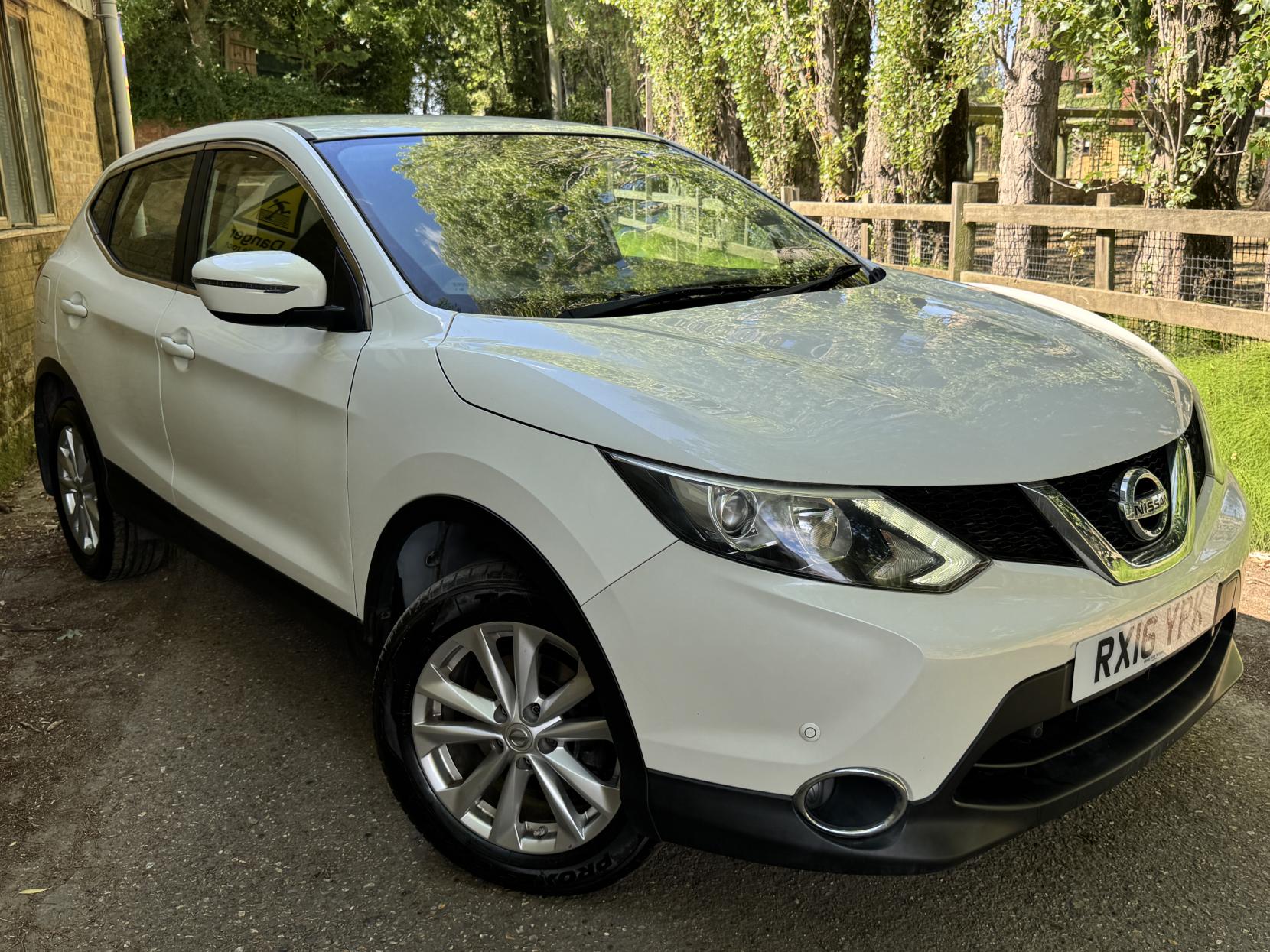 Nissan Qashqai 1.2 DIG-T Acenta SUV 5dr Petrol Manual 2WD Euro 6 (s/s) (115 ps)