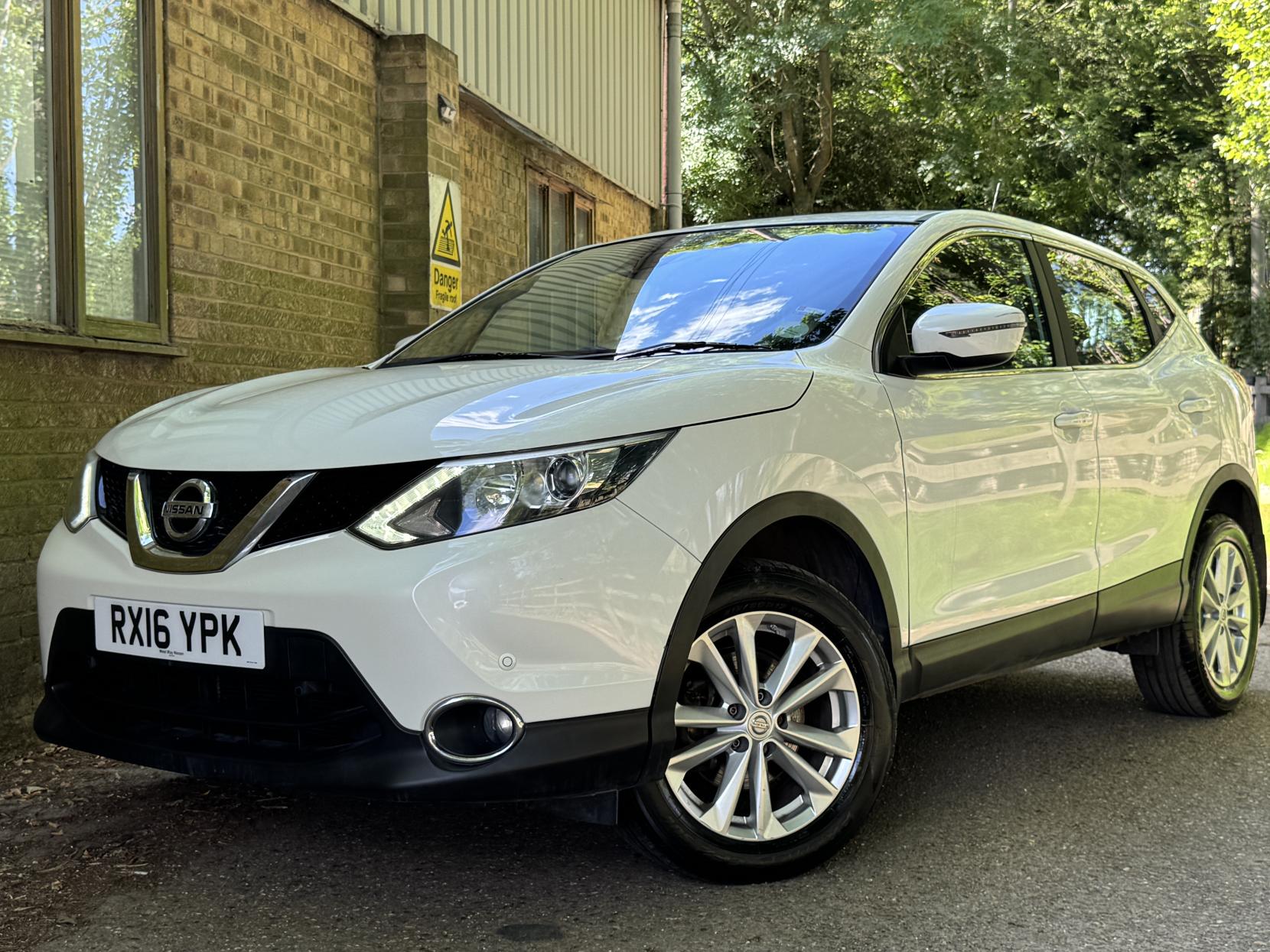 Nissan Qashqai 1.2 DIG-T Acenta SUV 5dr Petrol Manual 2WD Euro 6 (s/s) (115 ps)