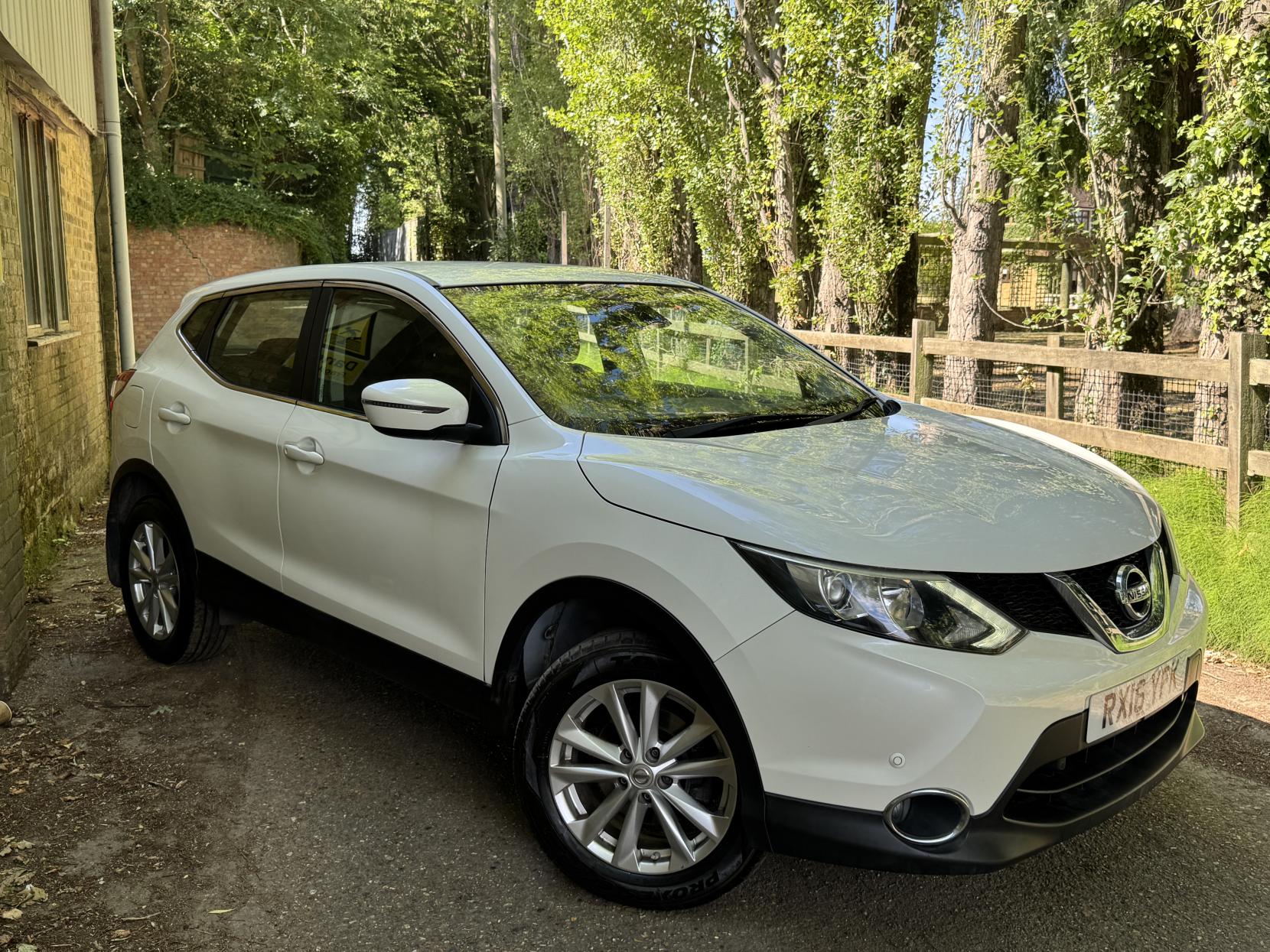 Nissan Qashqai 1.2 DIG-T Acenta SUV 5dr Petrol Manual 2WD Euro 6 (s/s) (115 ps)