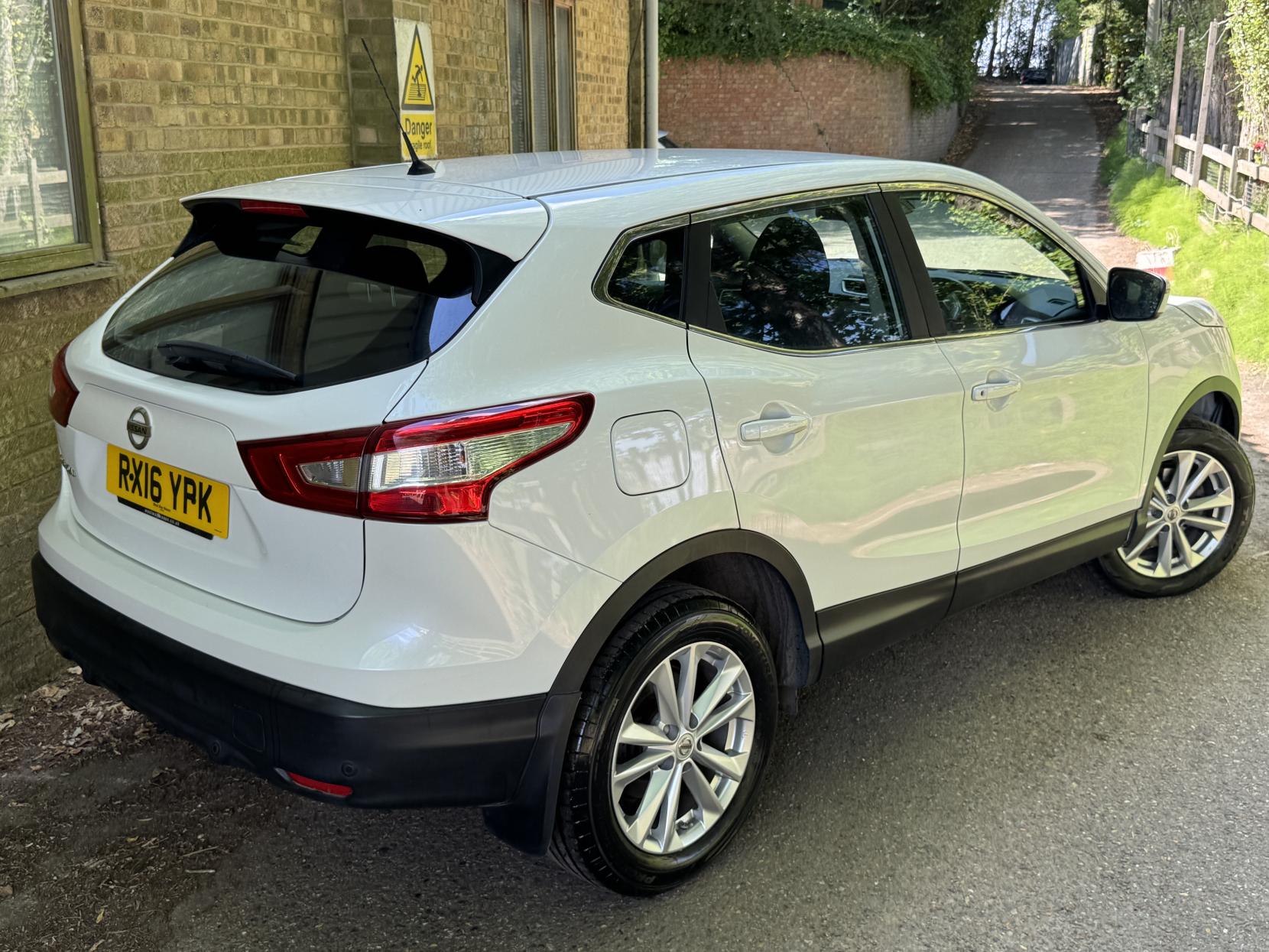 Nissan Qashqai 1.2 DIG-T Acenta SUV 5dr Petrol Manual 2WD Euro 6 (s/s) (115 ps)