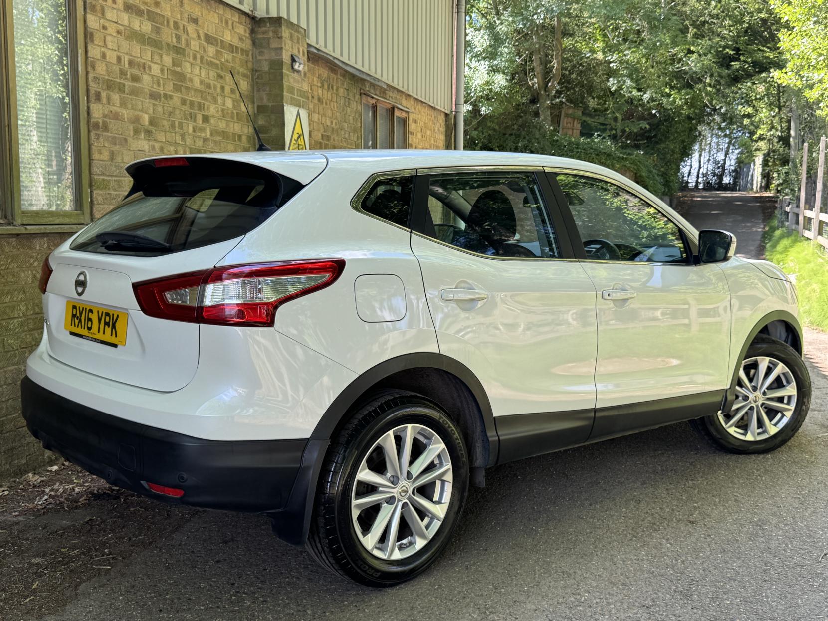 Nissan Qashqai 1.2 DIG-T Acenta SUV 5dr Petrol Manual 2WD Euro 6 (s/s) (115 ps)