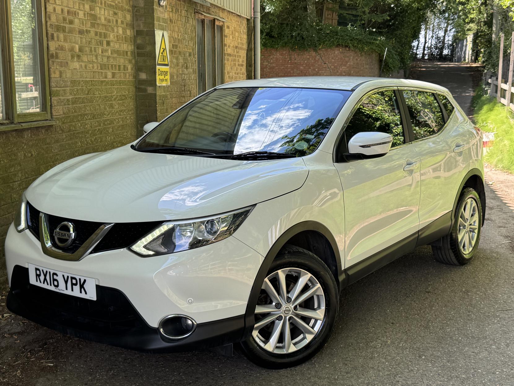 Nissan Qashqai 1.2 DIG-T Acenta SUV 5dr Petrol Manual 2WD Euro 6 (s/s) (115 ps)
