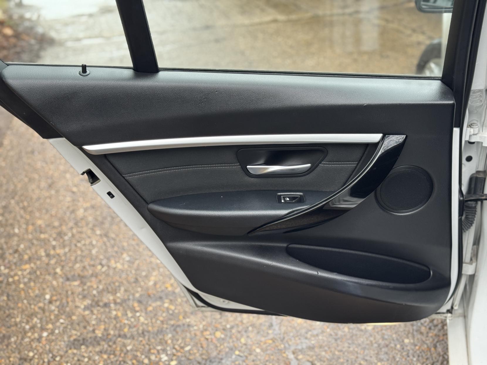 BMW 3 Series 1.5 318i Sport Saloon 4dr Petrol Manual Euro 6 (s/s) (136 ps)