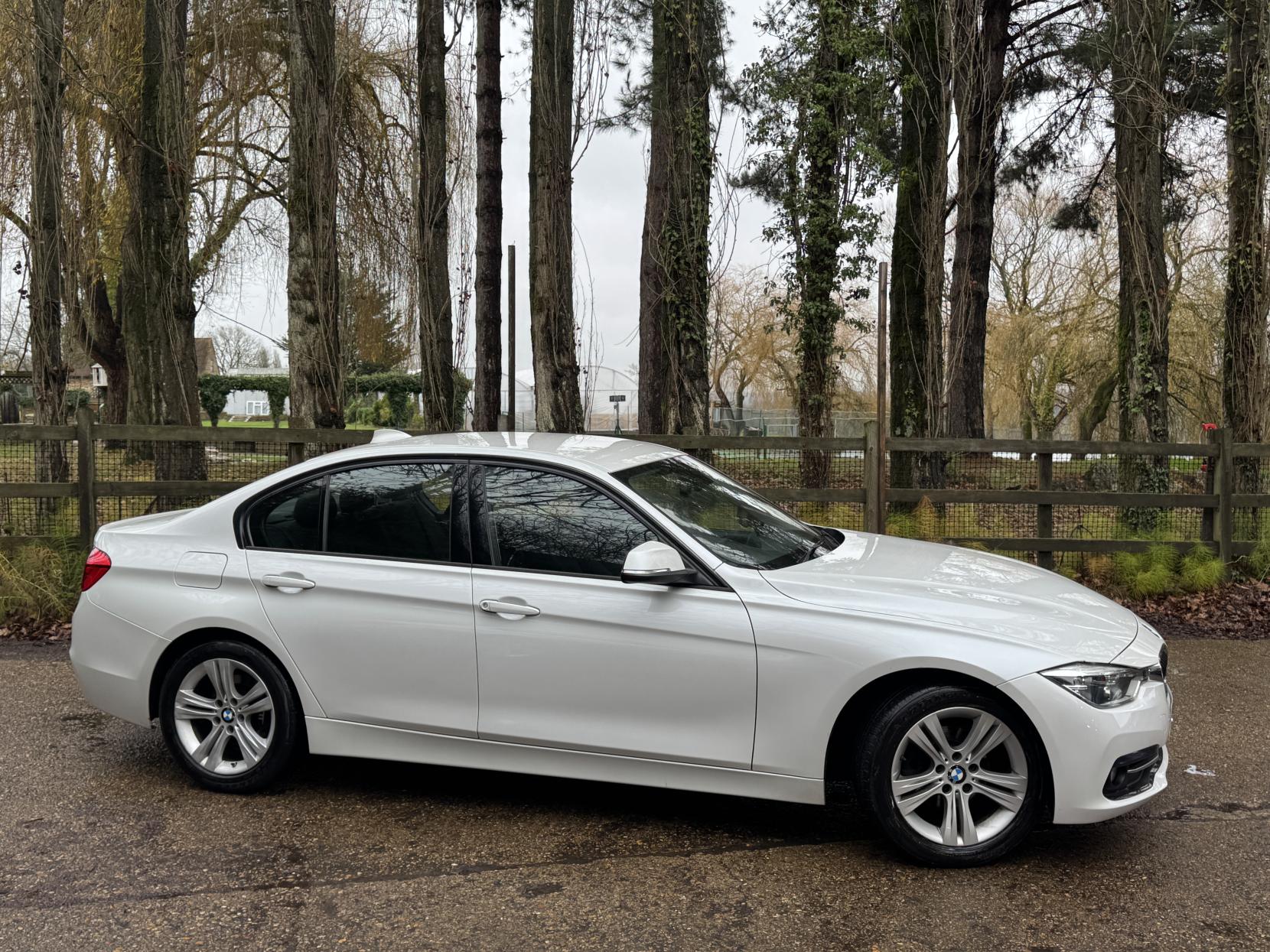 BMW 3 Series 1.5 318i Sport Saloon 4dr Petrol Manual Euro 6 (s/s) (136 ps)