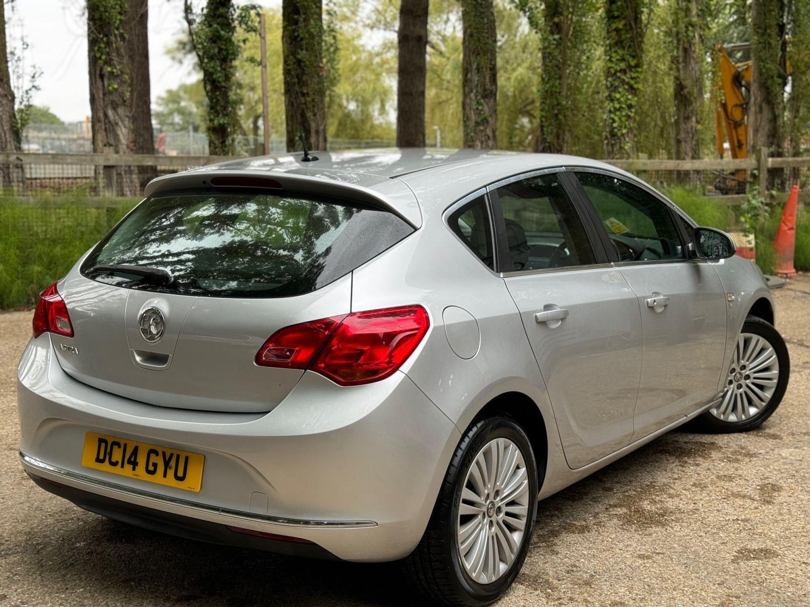 Vauxhall Astra 1.4 16v Excite Euro 5 5dr