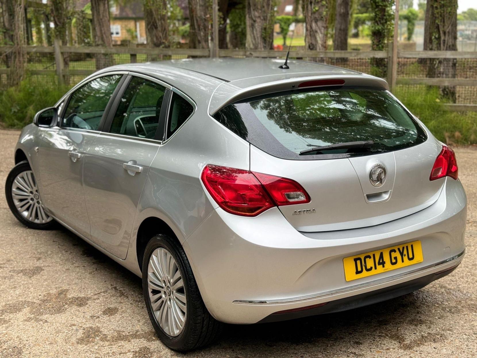 Vauxhall Astra 1.4 16v Excite Euro 5 5dr