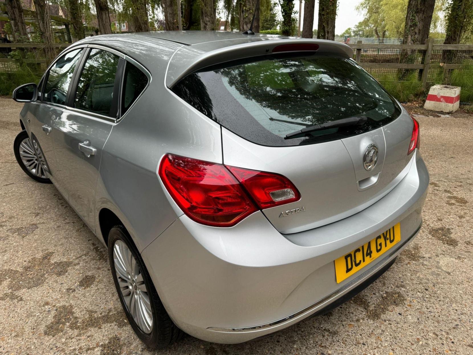 Vauxhall Astra 1.4 16v Excite Euro 5 5dr