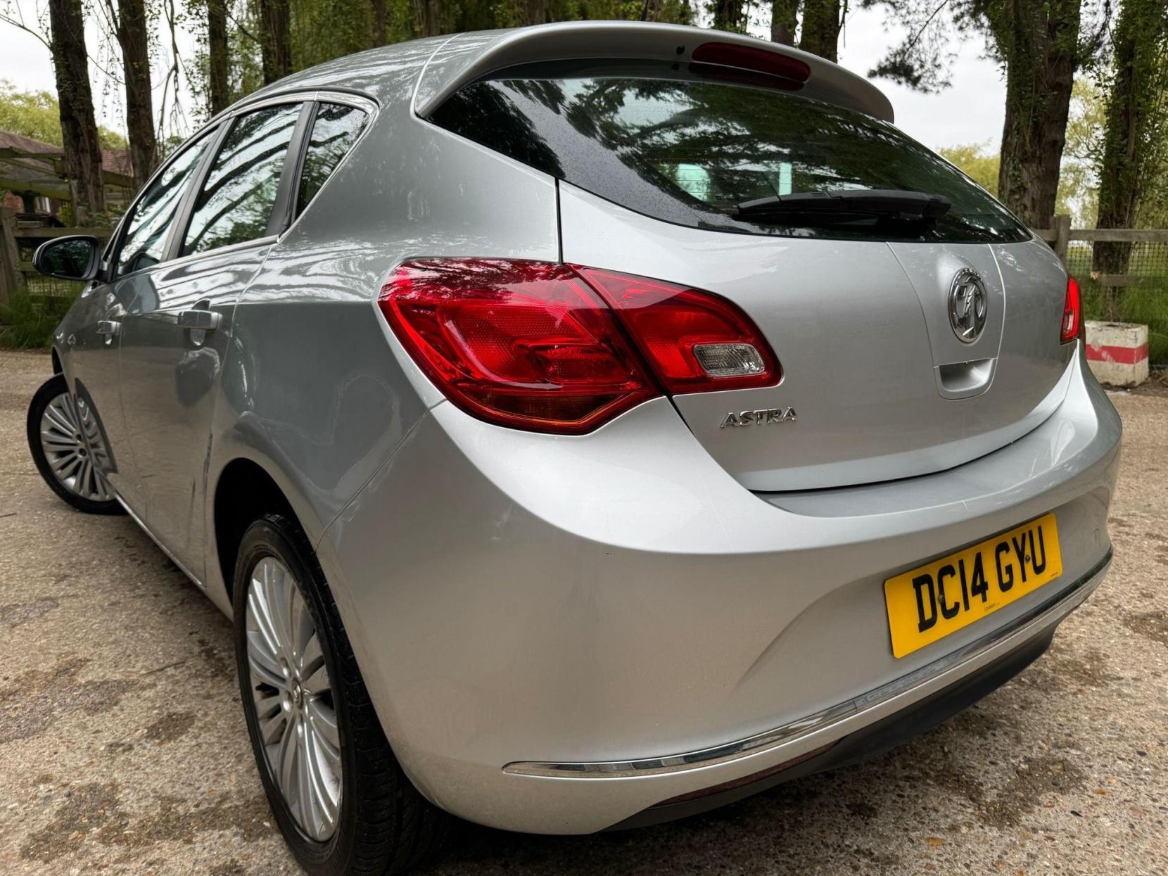 Vauxhall Astra 1.4 16v Excite Euro 5 5dr