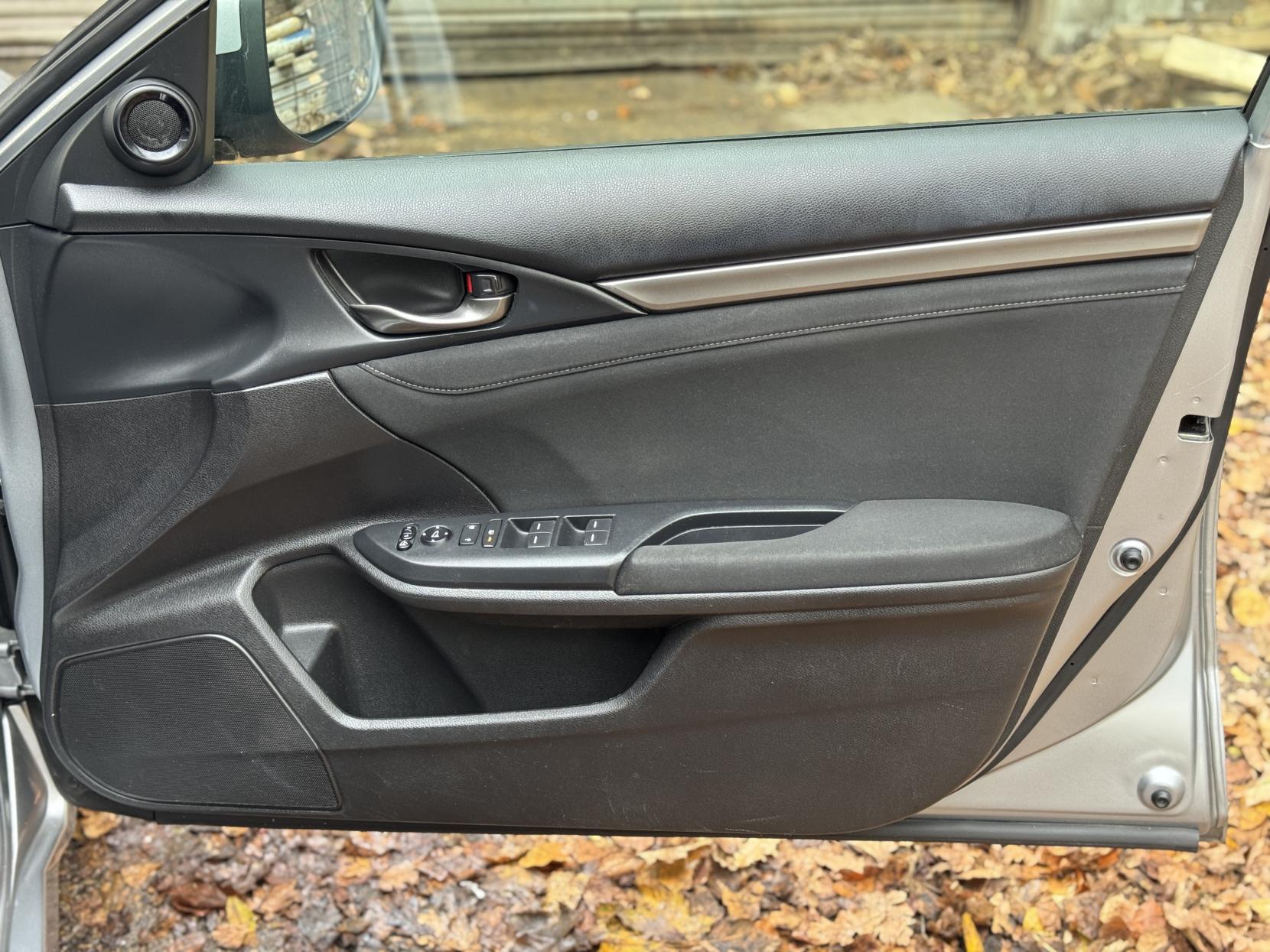 Honda Civic 1.0 VTEC Turbo SR Hatchback 5dr Petrol CVT Euro 6 (s/s) (129 ps)