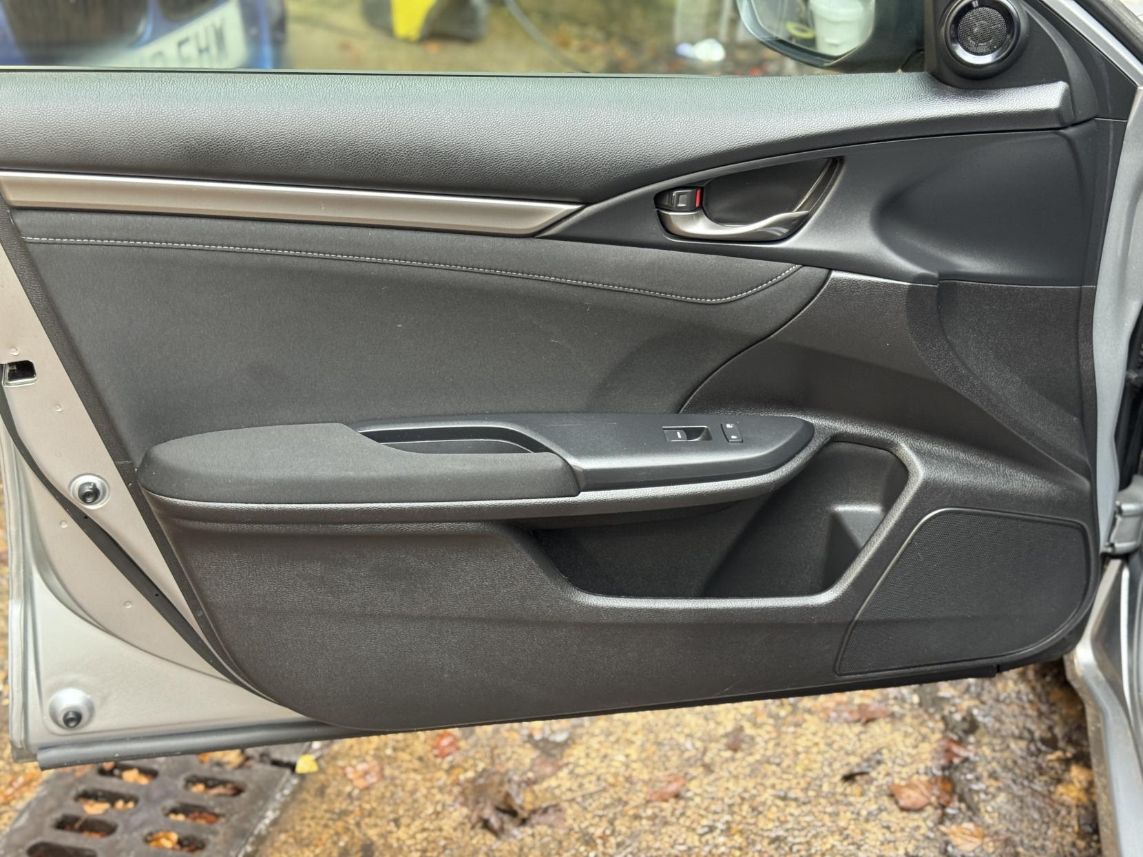 Honda Civic 1.0 VTEC Turbo SR Hatchback 5dr Petrol CVT Euro 6 (s/s) (129 ps)