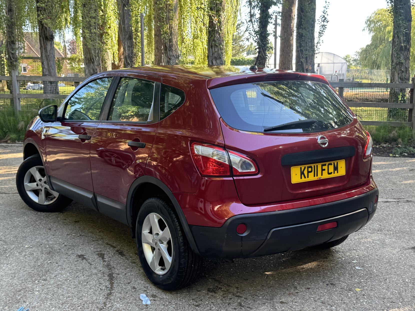 Nissan Qashqai 1.6 Visia SUV 5dr Petrol Manual 2WD Euro 5 (s/s) (117 ps)
