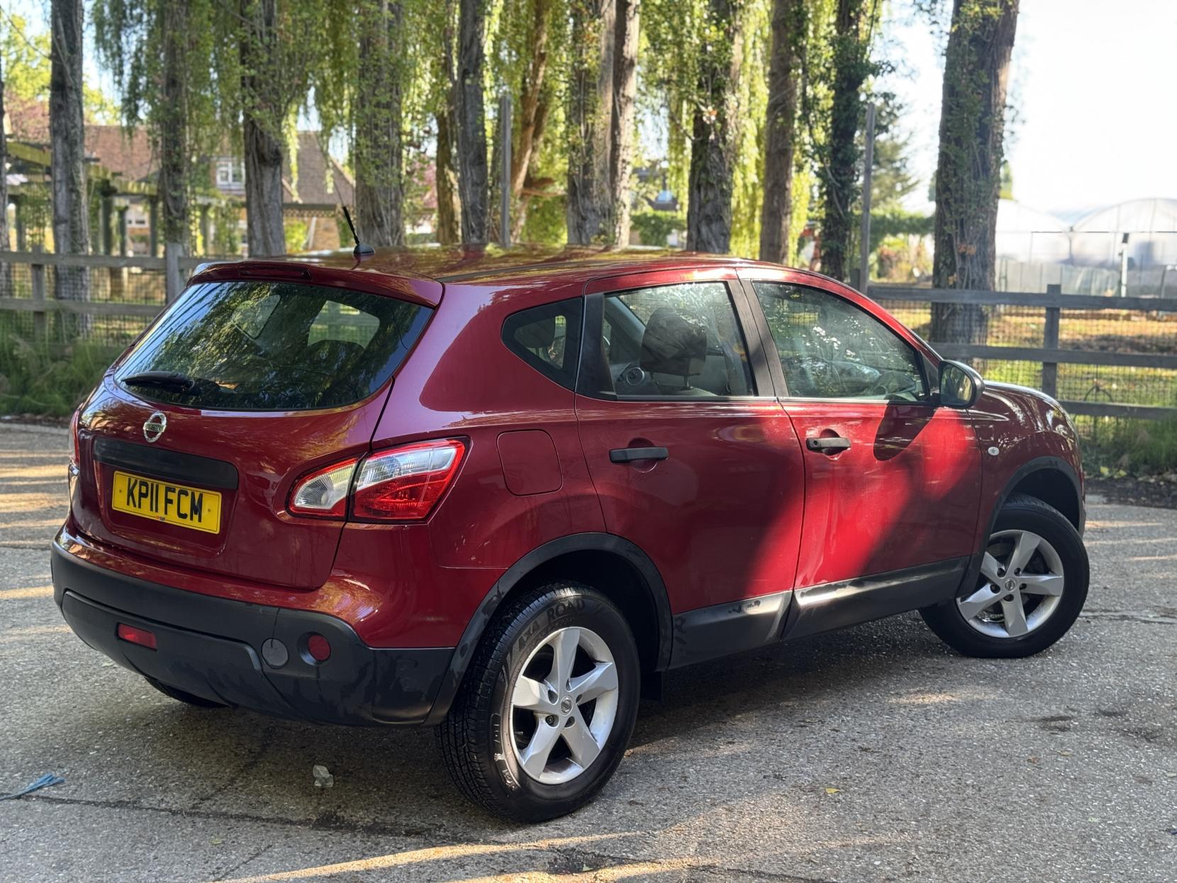 Nissan Qashqai 1.6 Visia SUV 5dr Petrol Manual 2WD Euro 5 (s/s) (117 ps)
