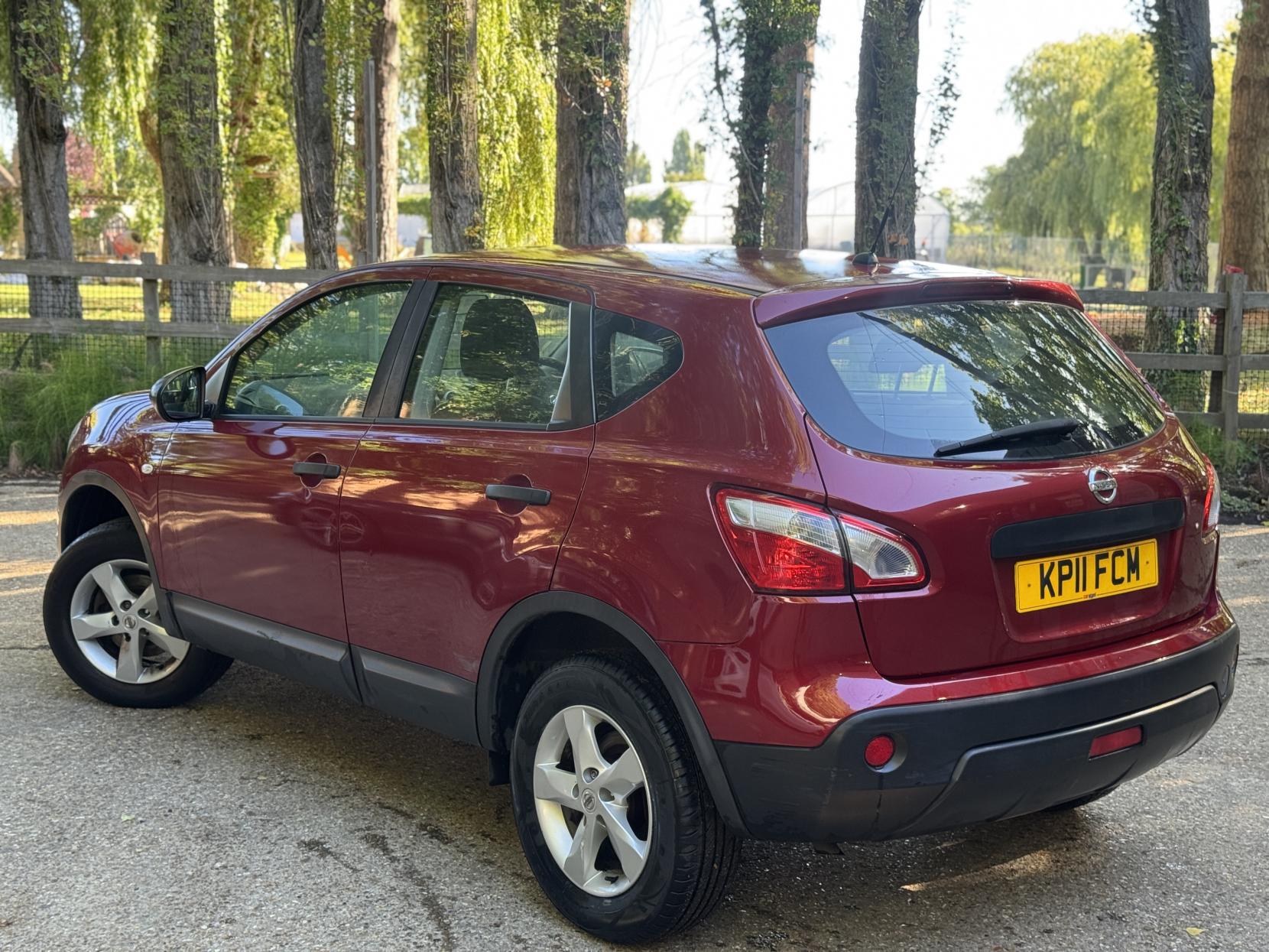 Nissan Qashqai 1.6 Visia SUV 5dr Petrol Manual 2WD Euro 5 (s/s) (117 ps)