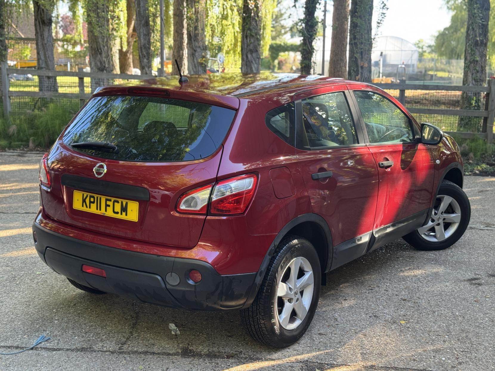 Nissan Qashqai 1.6 Visia SUV 5dr Petrol Manual 2WD Euro 5 (s/s) (117 ps)