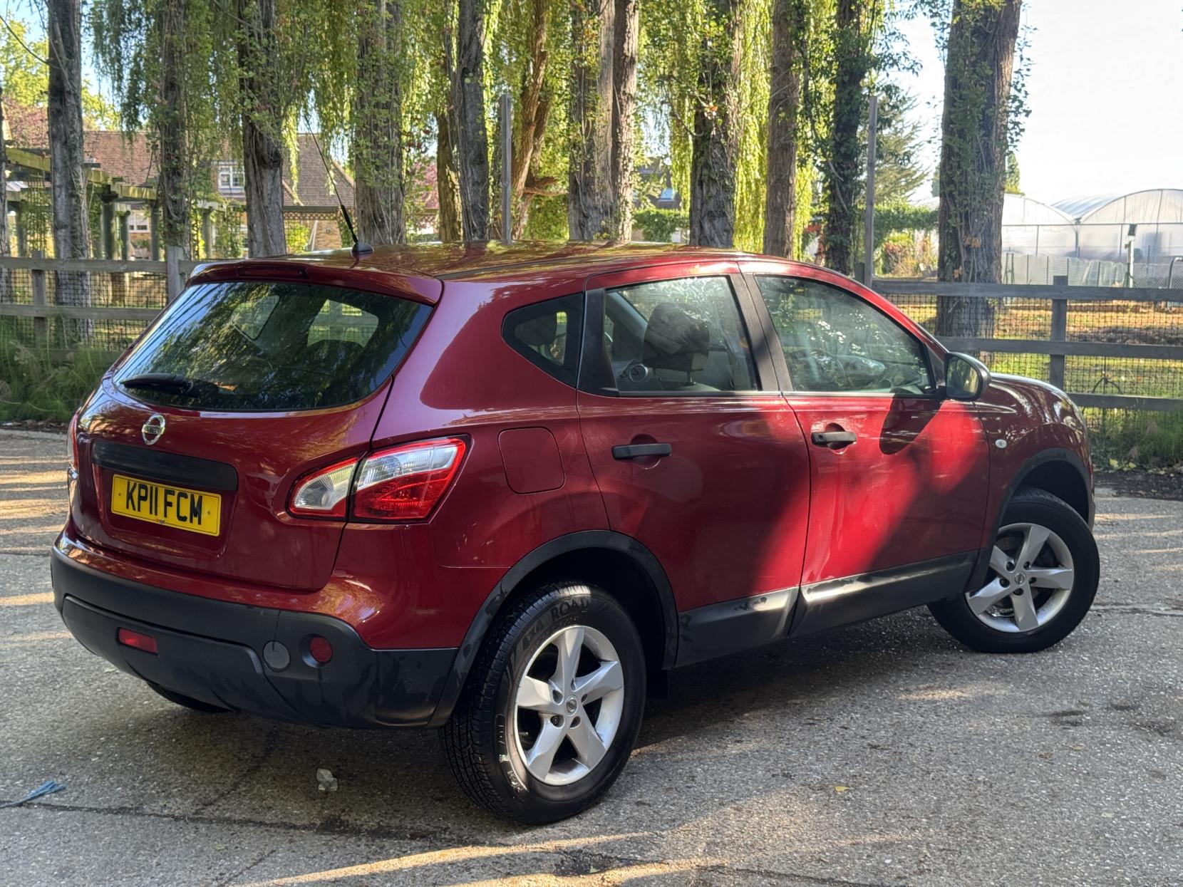 Nissan Qashqai 1.6 Visia SUV 5dr Petrol Manual 2WD Euro 5 (s/s) (117 ps)