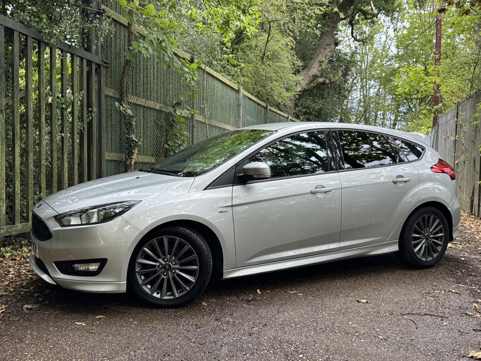 Ford Focus 1.0T EcoBoost ST-Line Hatchback 5dr Petrol Manual Euro 6 (s/s) (140 ps)