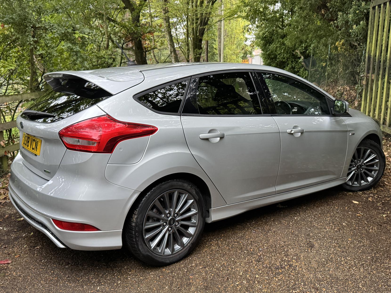 Ford Focus 1.0T EcoBoost ST-Line Hatchback 5dr Petrol Manual Euro 6 (s/s) (140 ps)