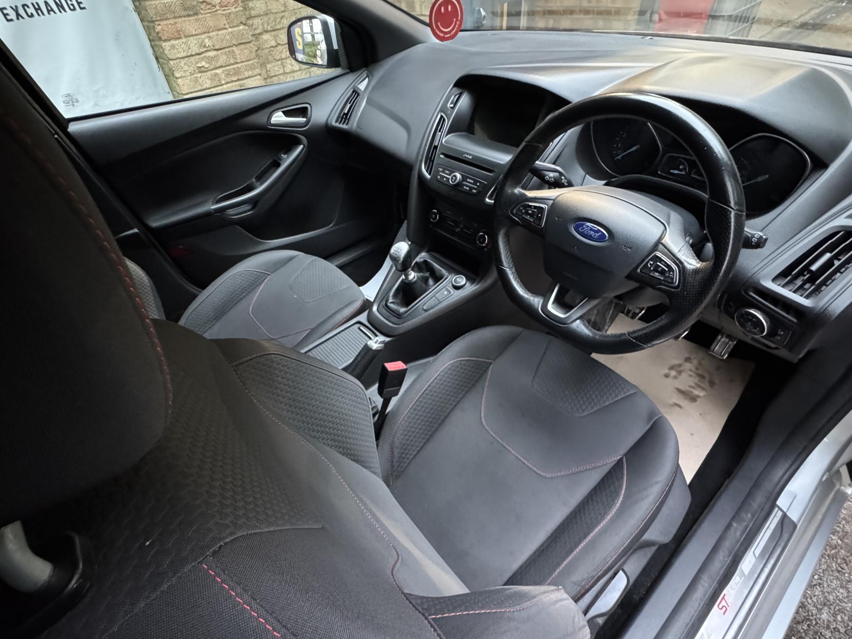 Ford Focus 1.0T EcoBoost ST-Line Hatchback 5dr Petrol Manual Euro 6 (s/s) (140 ps)